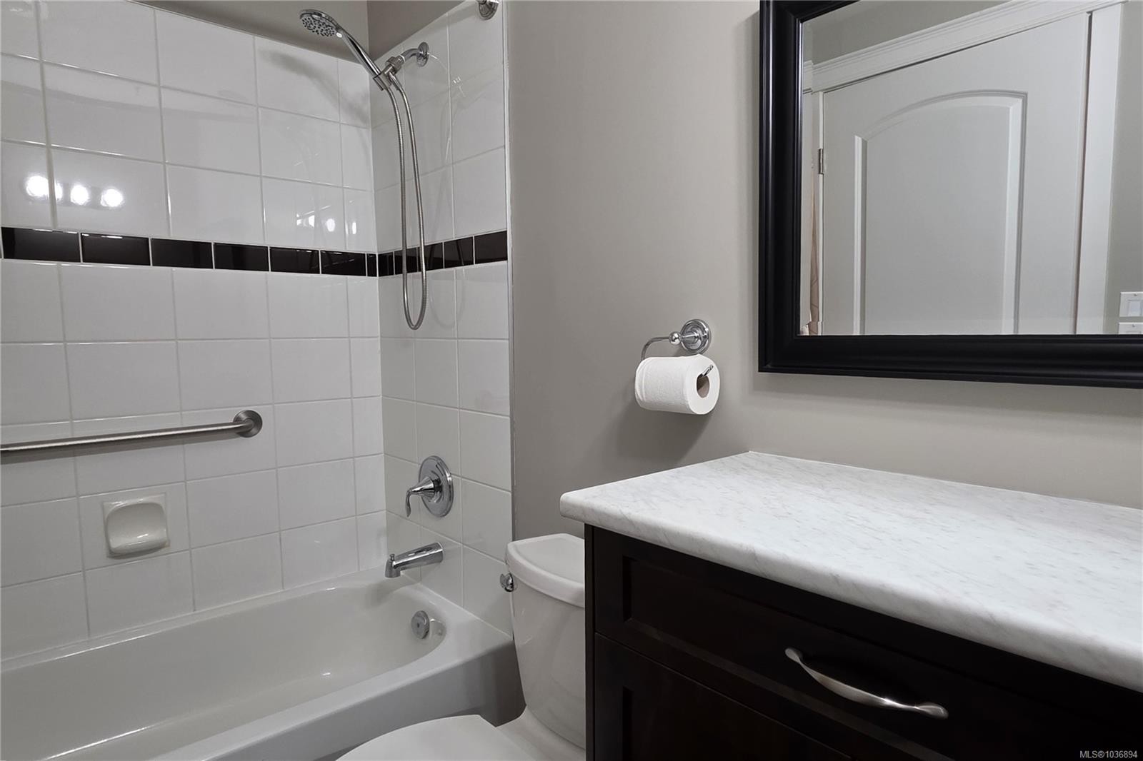 #305-907 Cedar St, Campbell River, BC - Indoor Photo Showing Bathroom