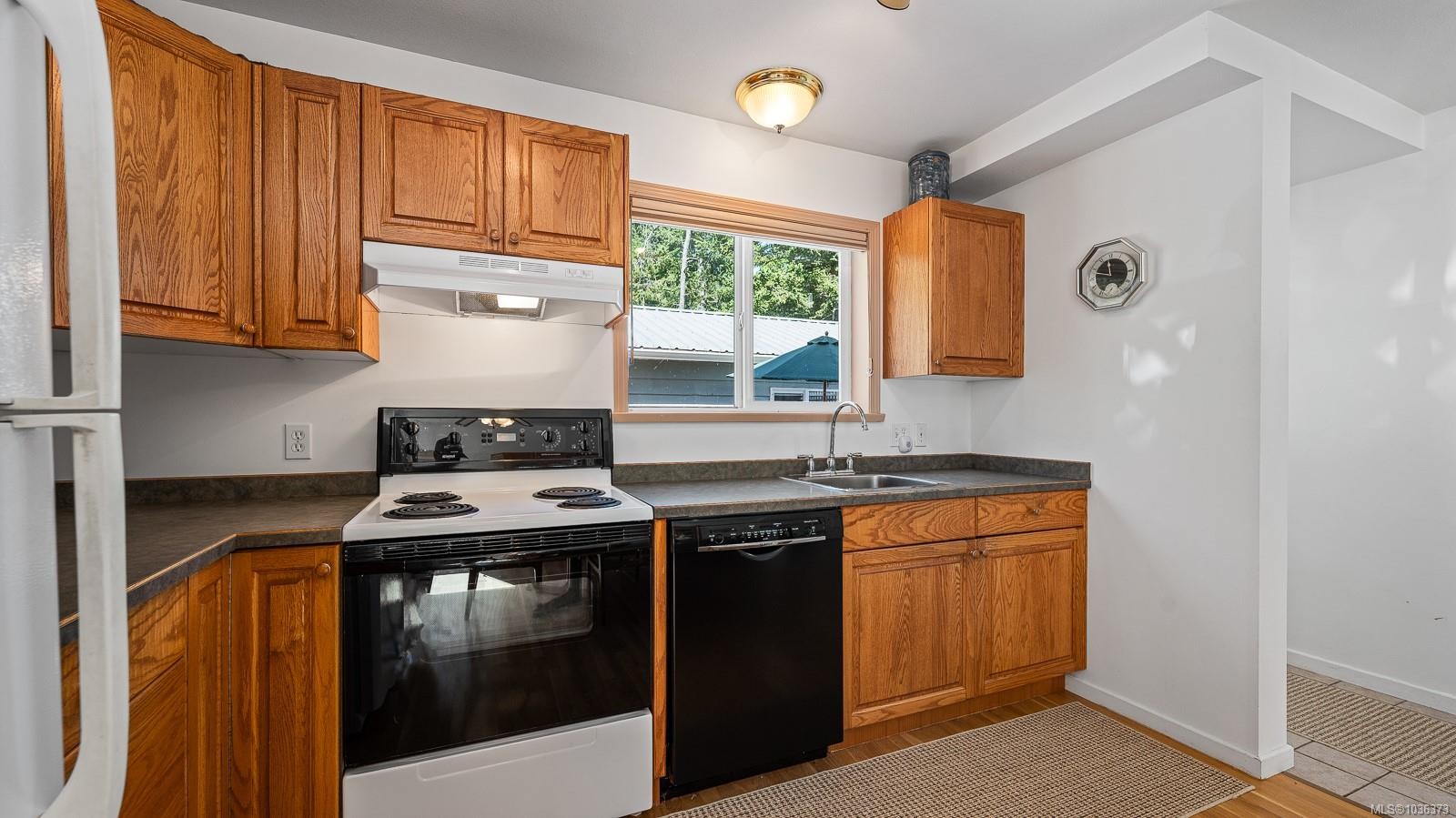 416 Curtis Rd, Comox, BC