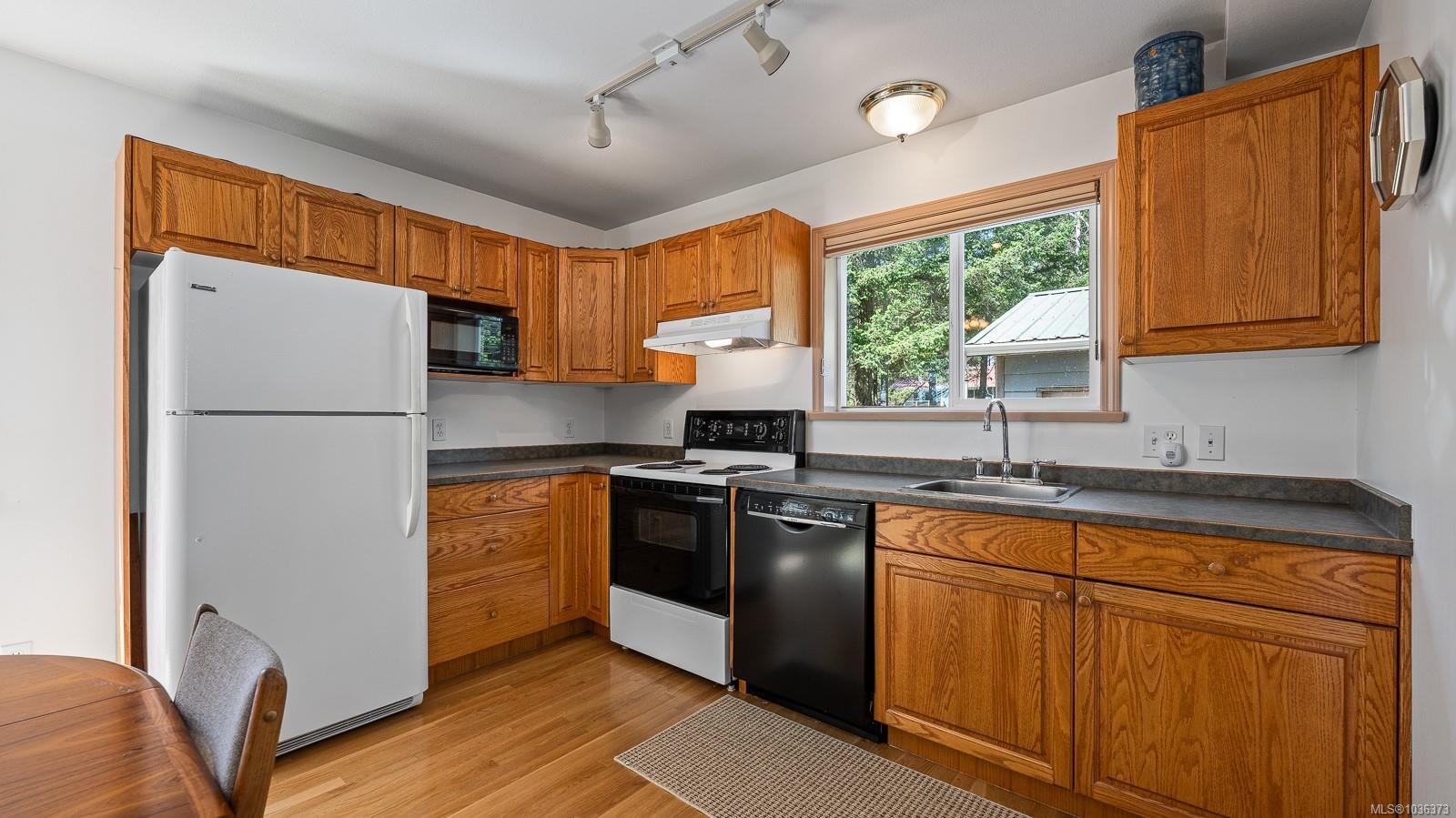 416 Curtis Rd, Comox, BC