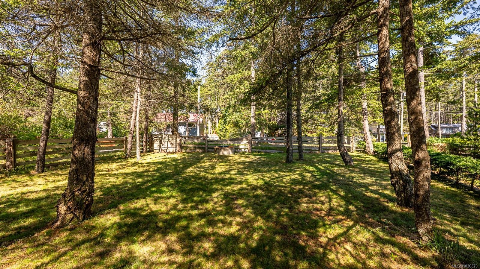 416 Curtis Rd, Comox, BC