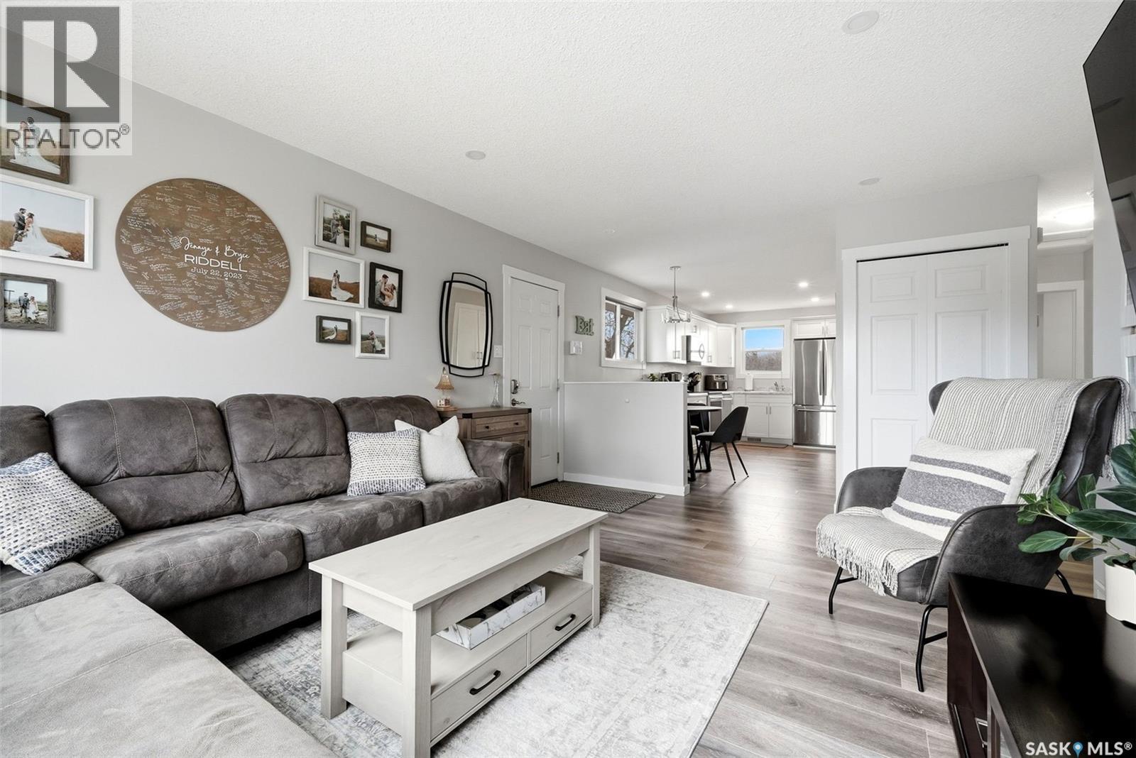 68 Carmichael Road, Regina, SK - Indoor Photo Showing Living Room