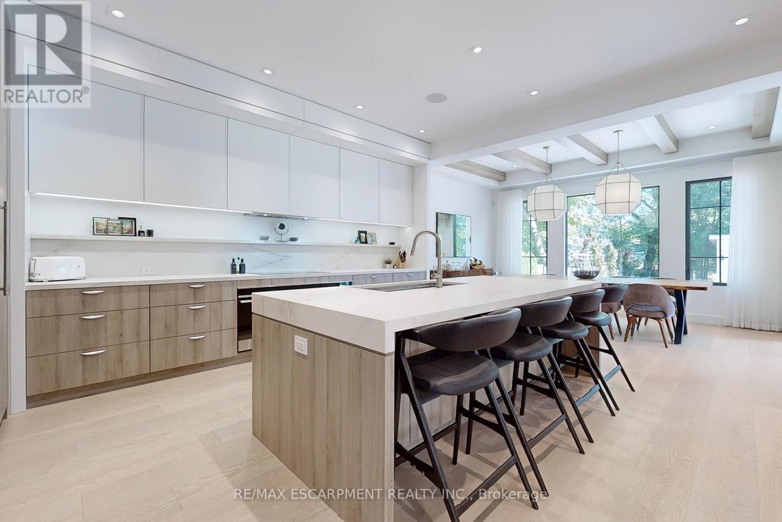 977 Gorton Avenue, Burlington, ON - Indoor Photo Showing Kitchen