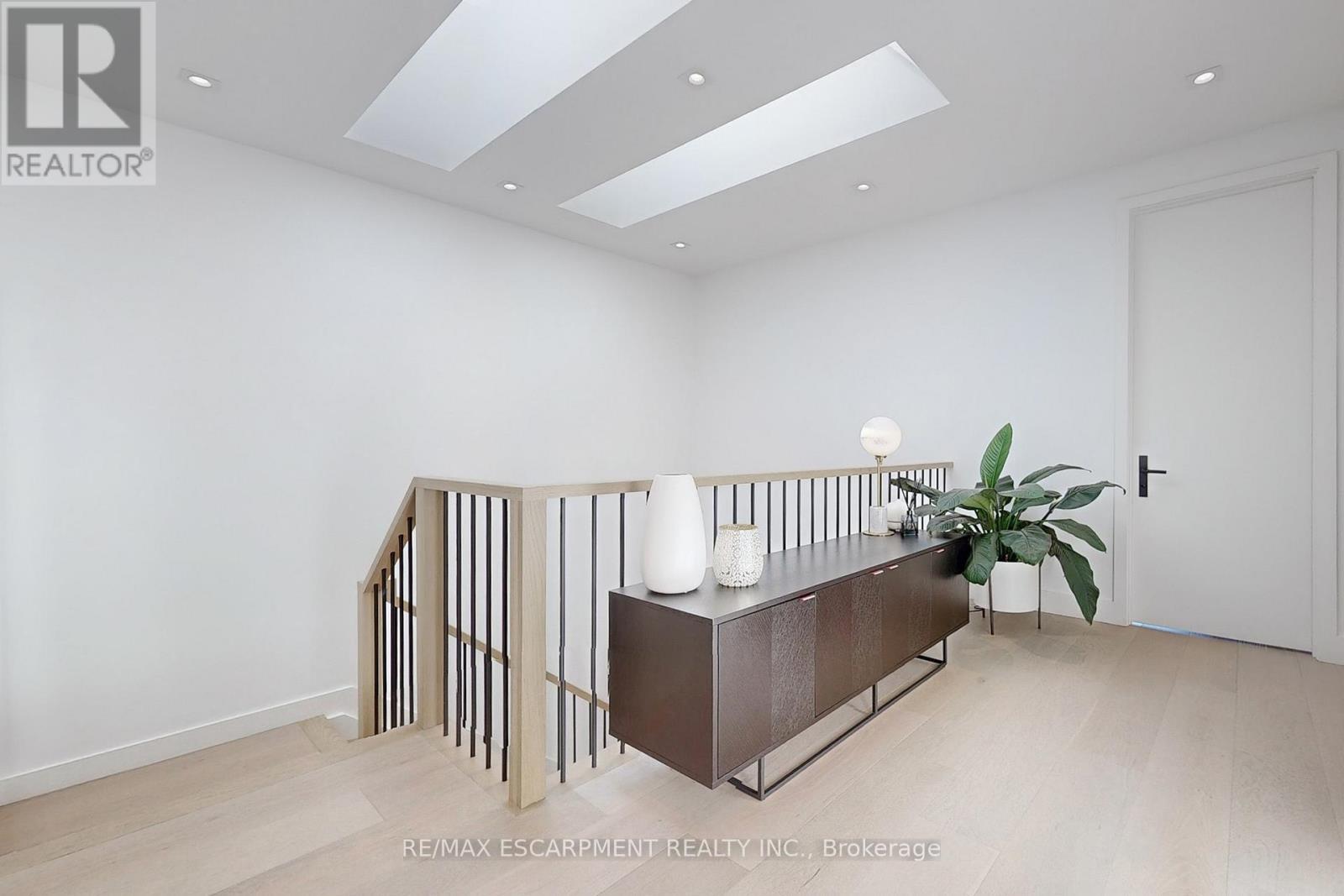 977 Gorton Avenue, Burlington, ON - Indoor Photo Showing Other Room