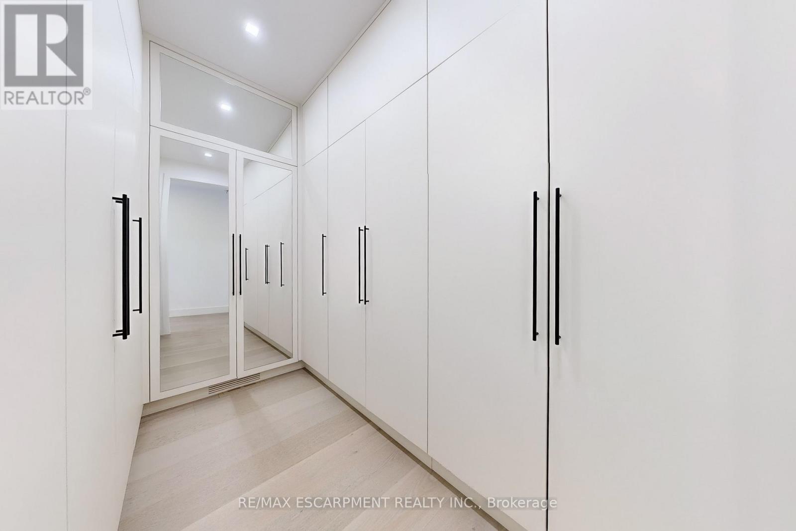 977 Gorton Avenue, Burlington, ON - Indoor Photo Showing Other Room