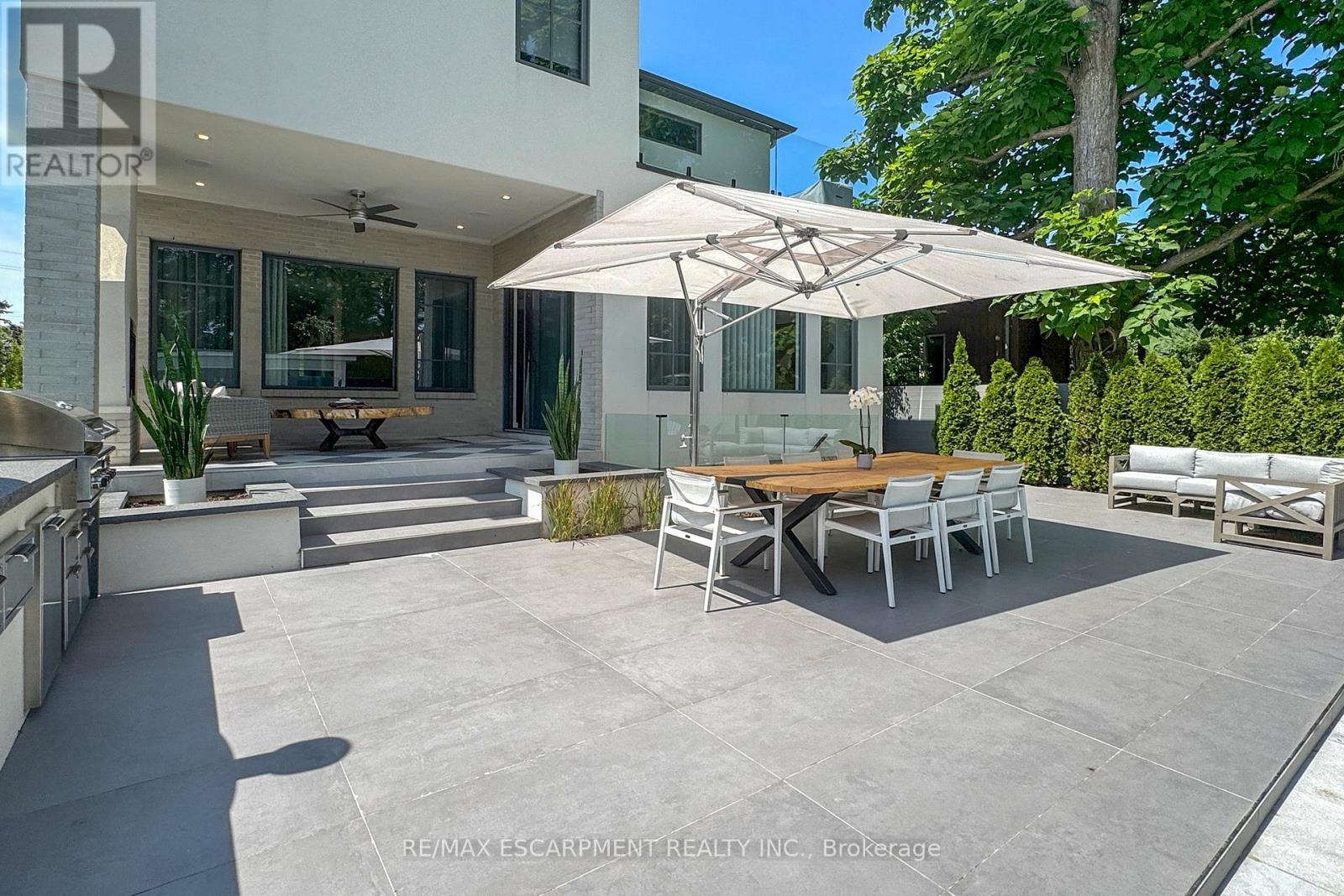977 Gorton Avenue, Burlington, ON - Outdoor With Deck Patio Veranda