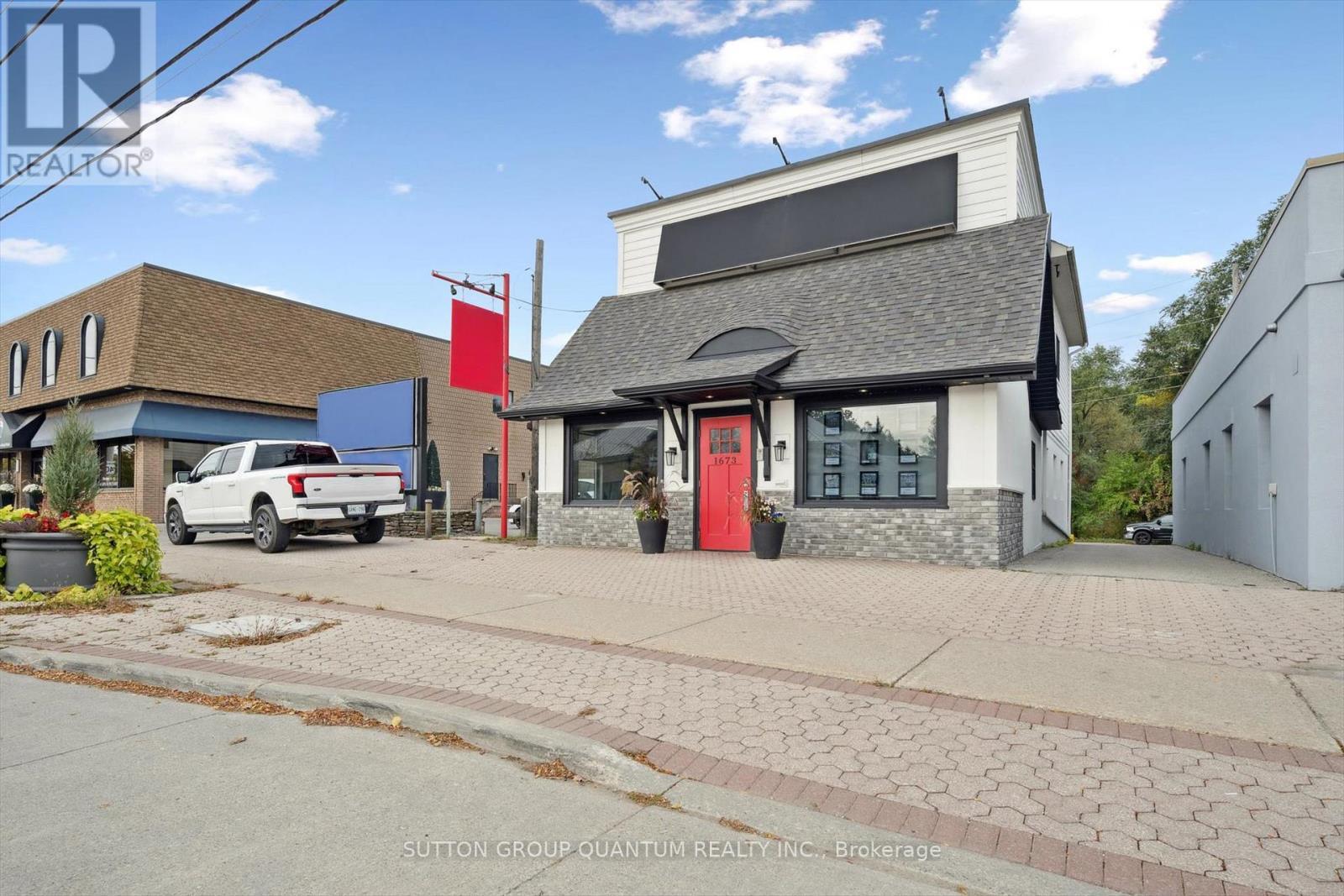 1673 Lakeshore Road W, Mississauga, ON