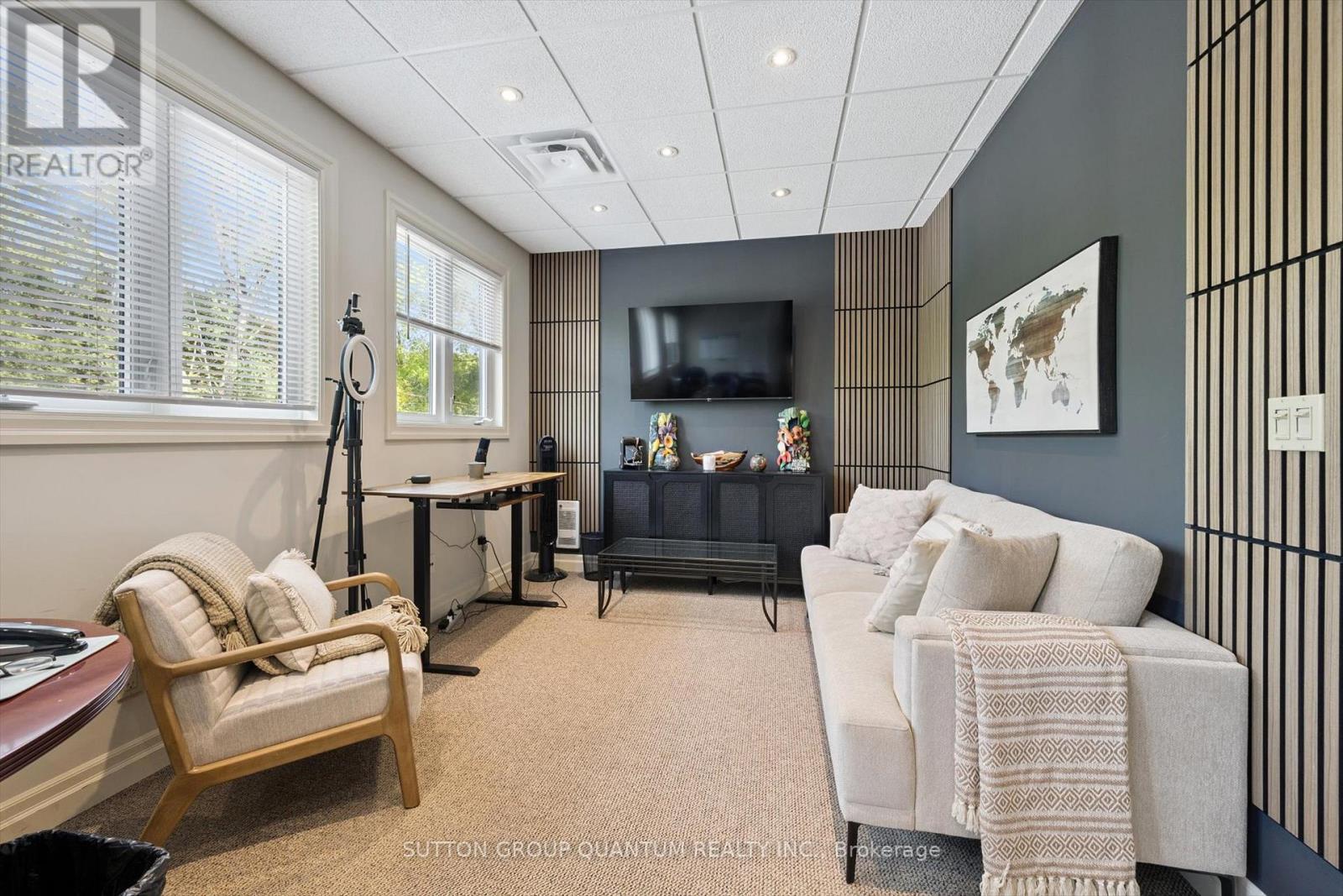 1673 Lakeshore Road W, Mississauga, ON