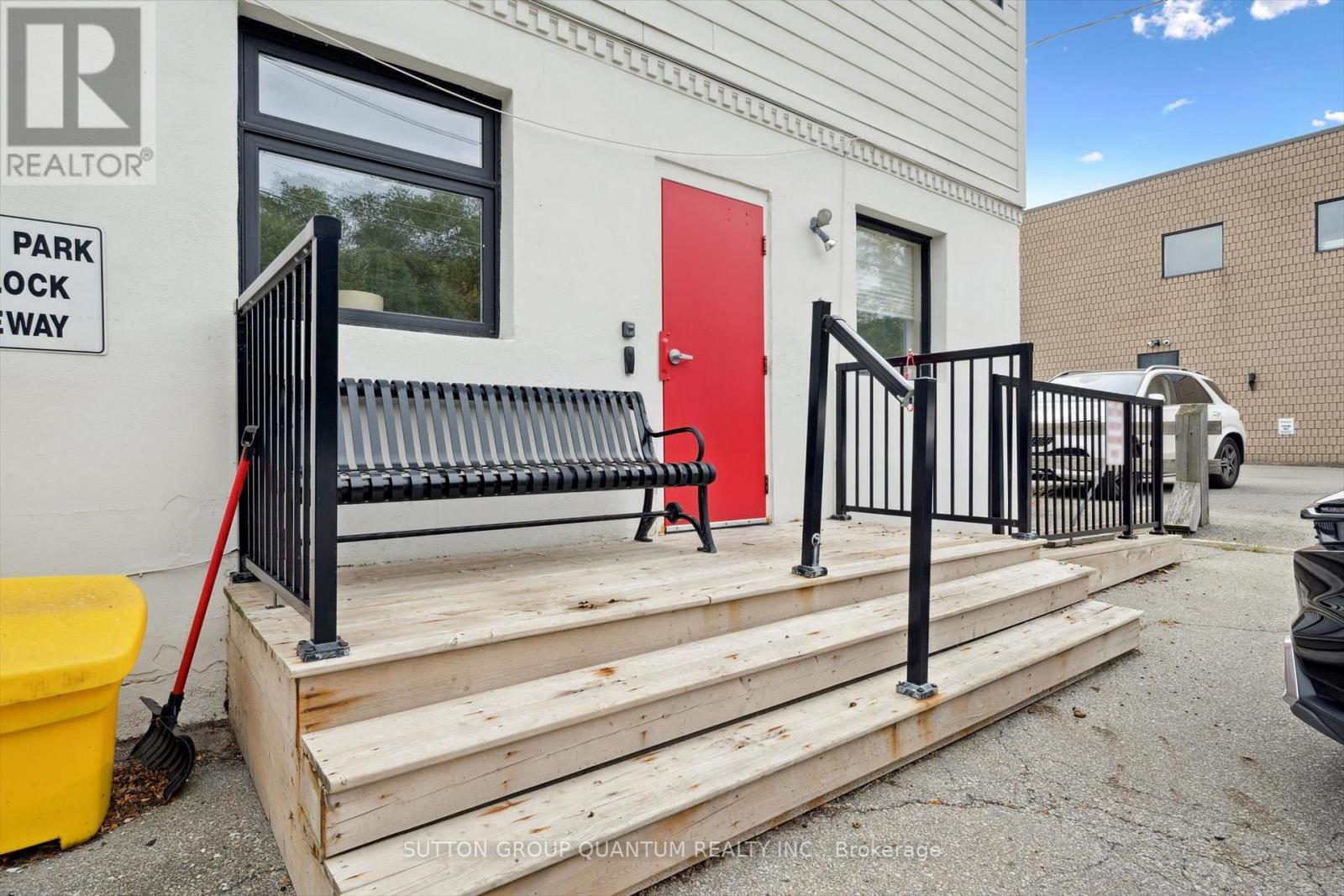 1673 Lakeshore Road W, Mississauga, ON
