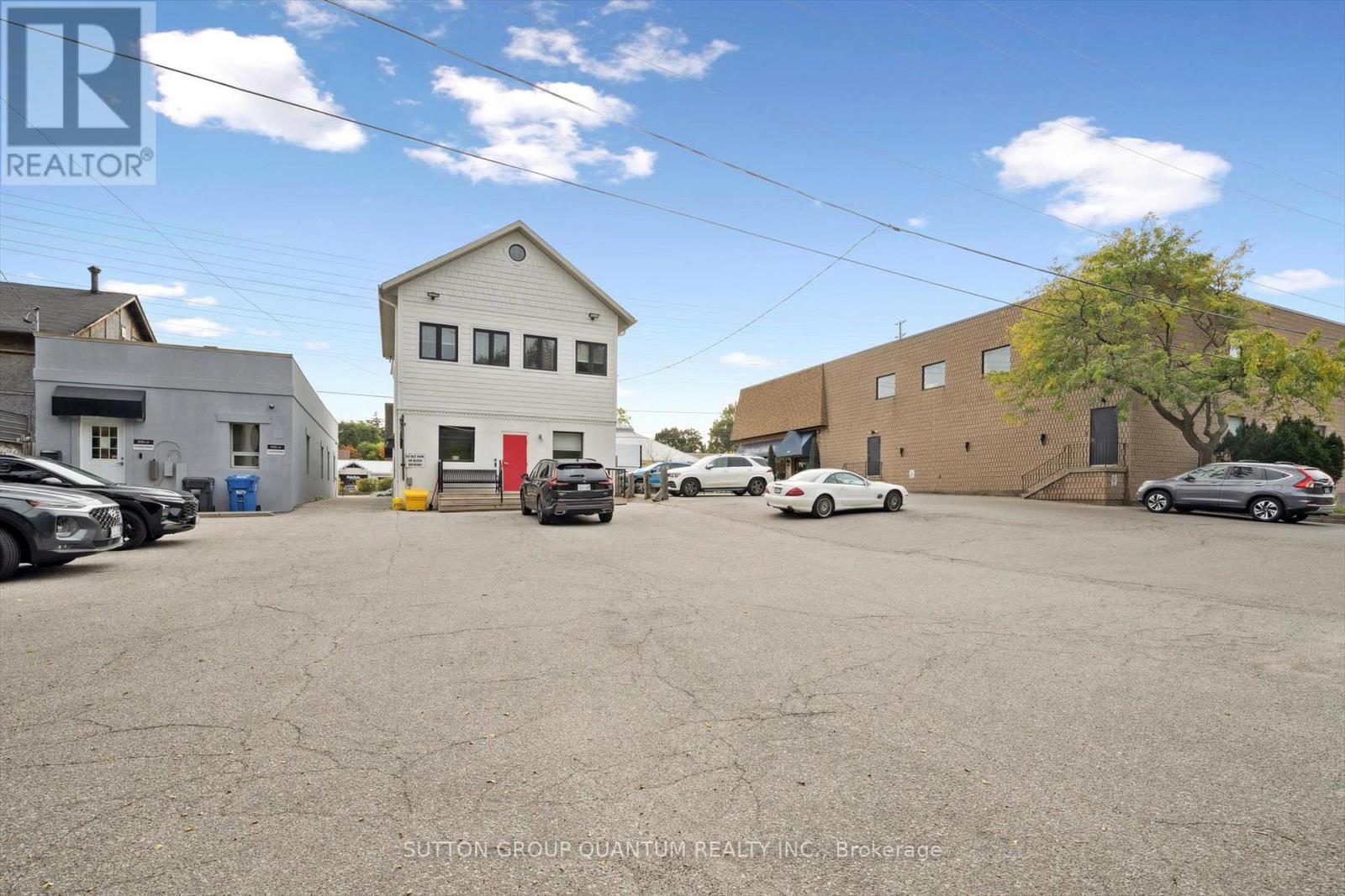 1673 Lakeshore Road W, Mississauga, ON