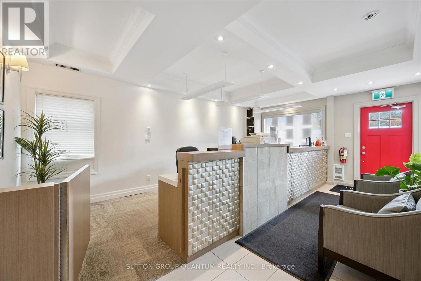 1673 Lakeshore Road W, Mississauga, ON
