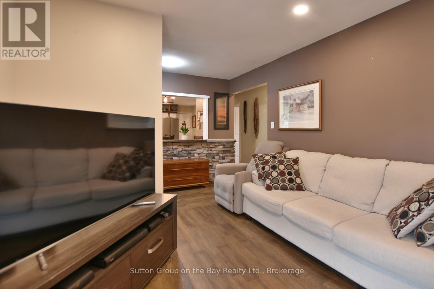 Living Room - 238 Mccrea Drive, Clearview (Stayner), ON - Indoor Photo Showing Living Room