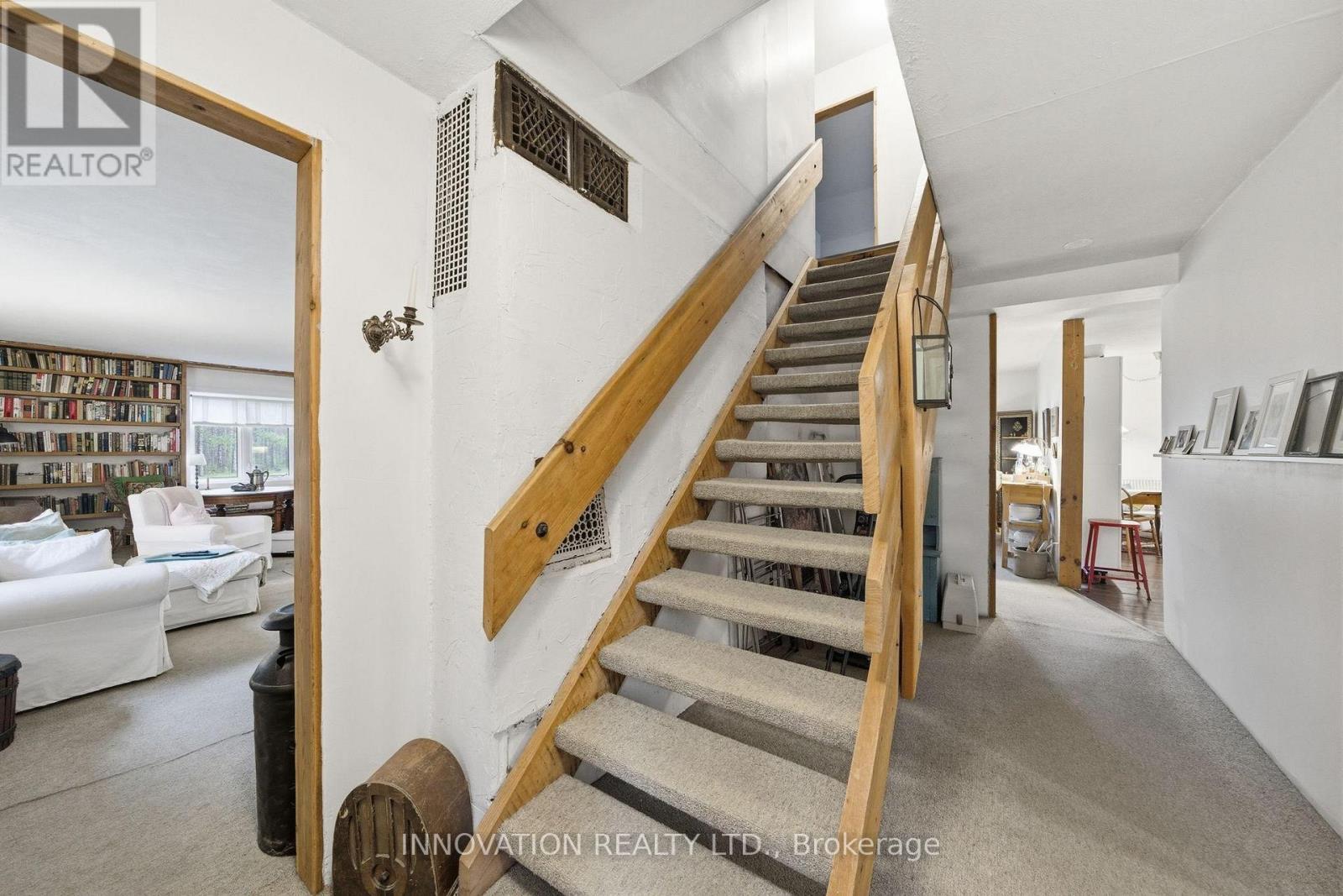 6922 Flewellyn Road, Ottawa, ON - Indoor Photo Showing Other Room