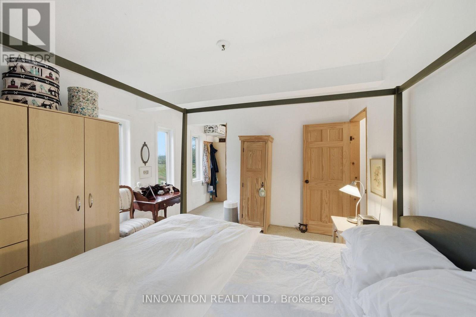 6922 Flewellyn Road, Ottawa, ON - Indoor Photo Showing Bedroom