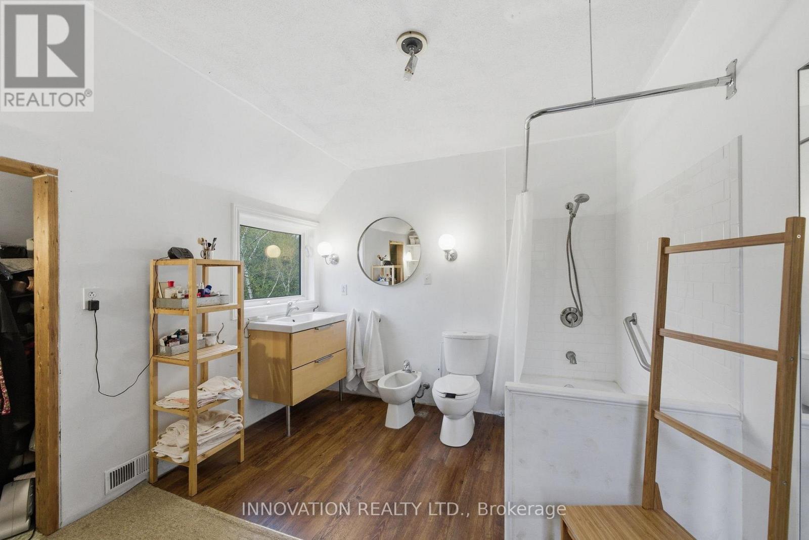 6922 Flewellyn Road, Ottawa, ON - Indoor