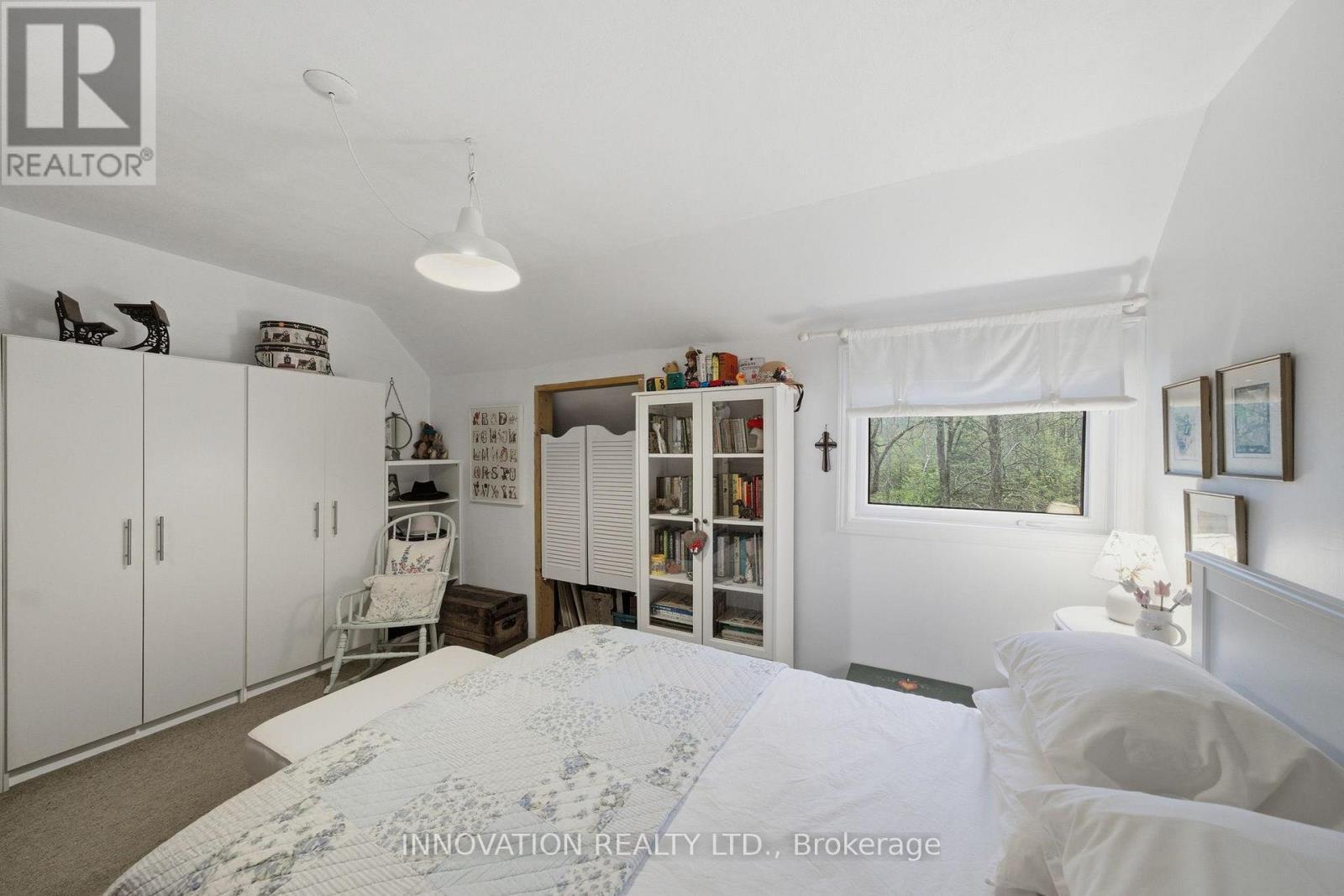 6922 Flewellyn Road, Ottawa, ON - Indoor Photo Showing Bedroom