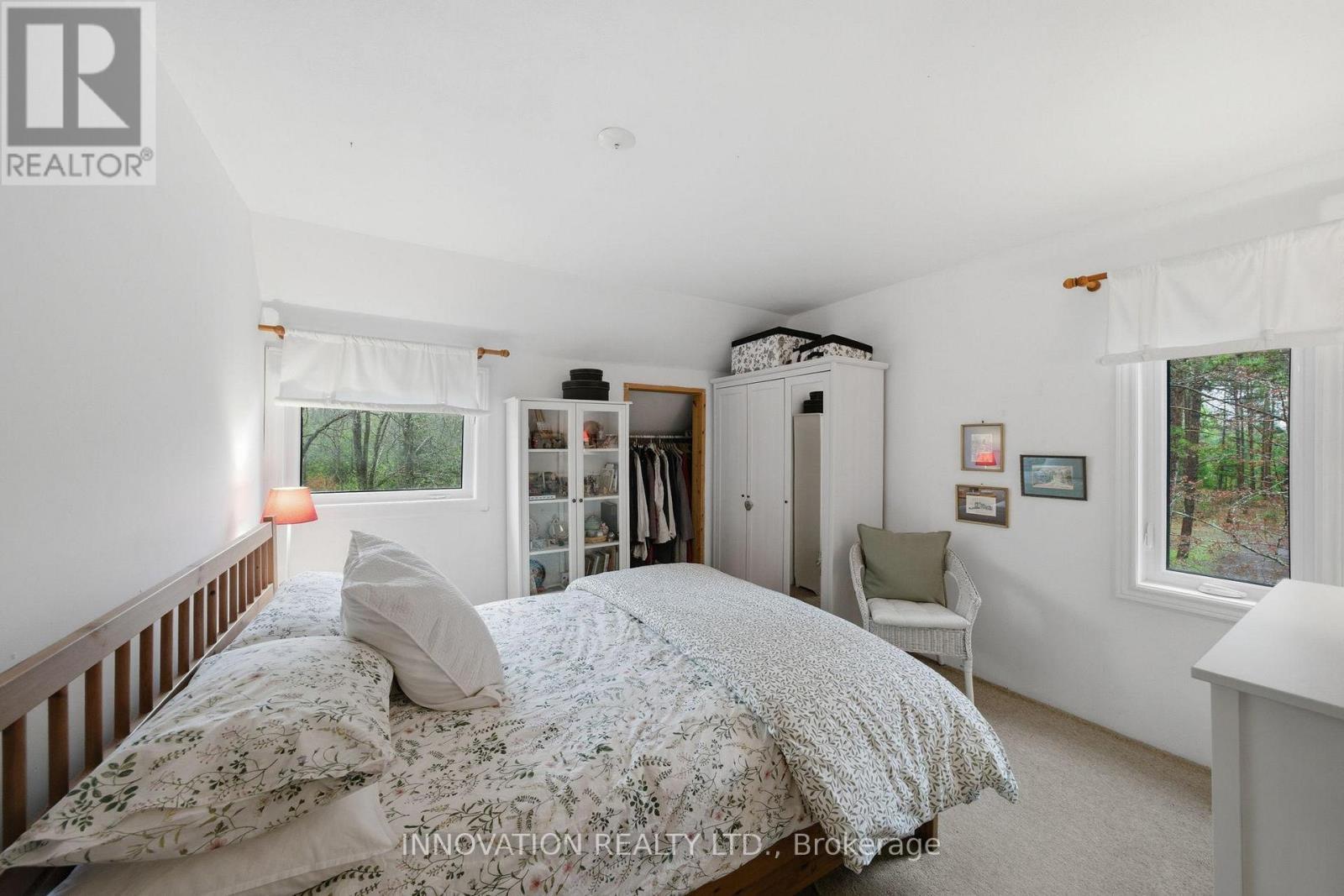 6922 Flewellyn Road, Ottawa, ON - Indoor Photo Showing Bedroom