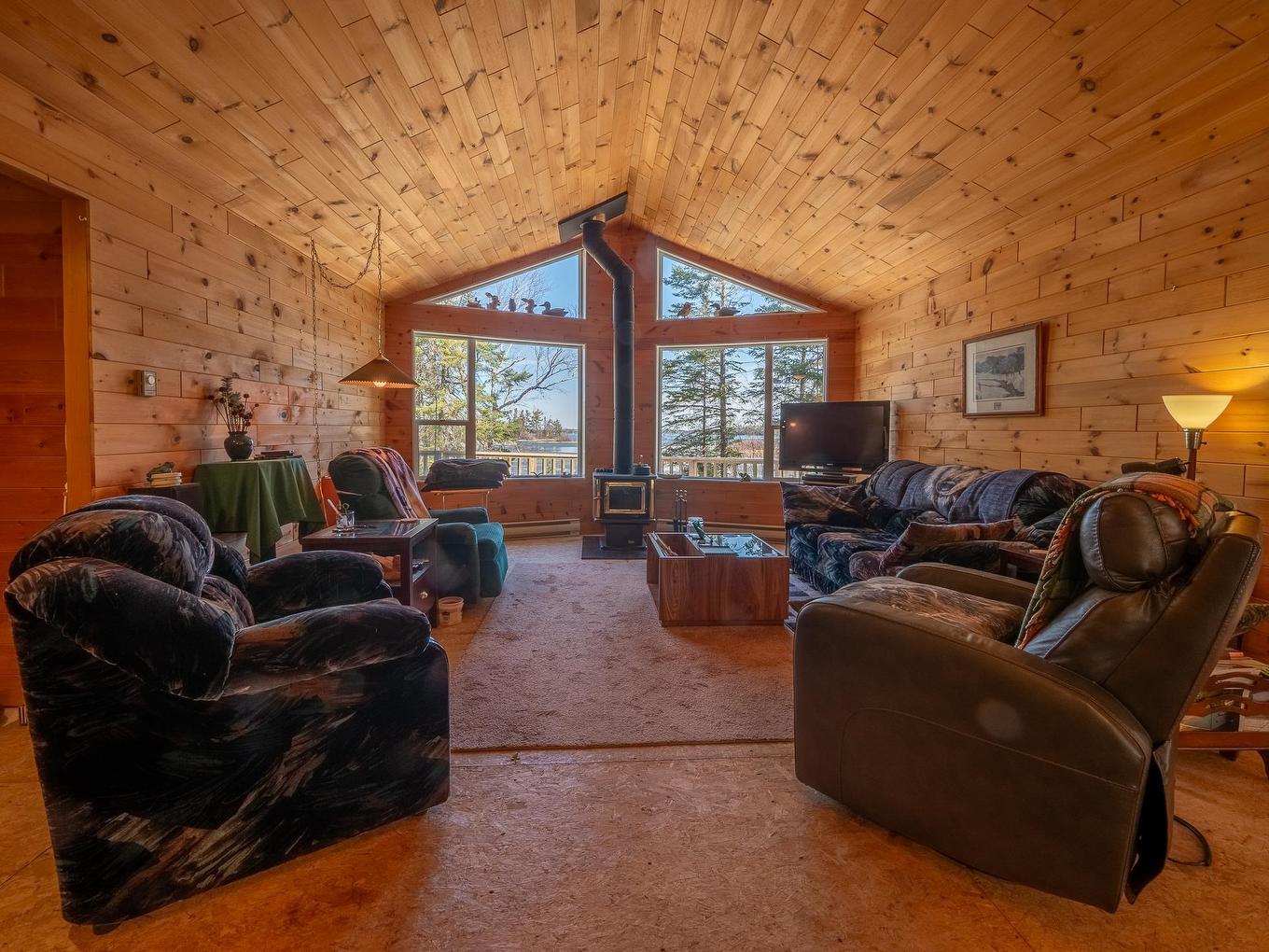 15 Lily Pad Road, S. Of Kenora, ON