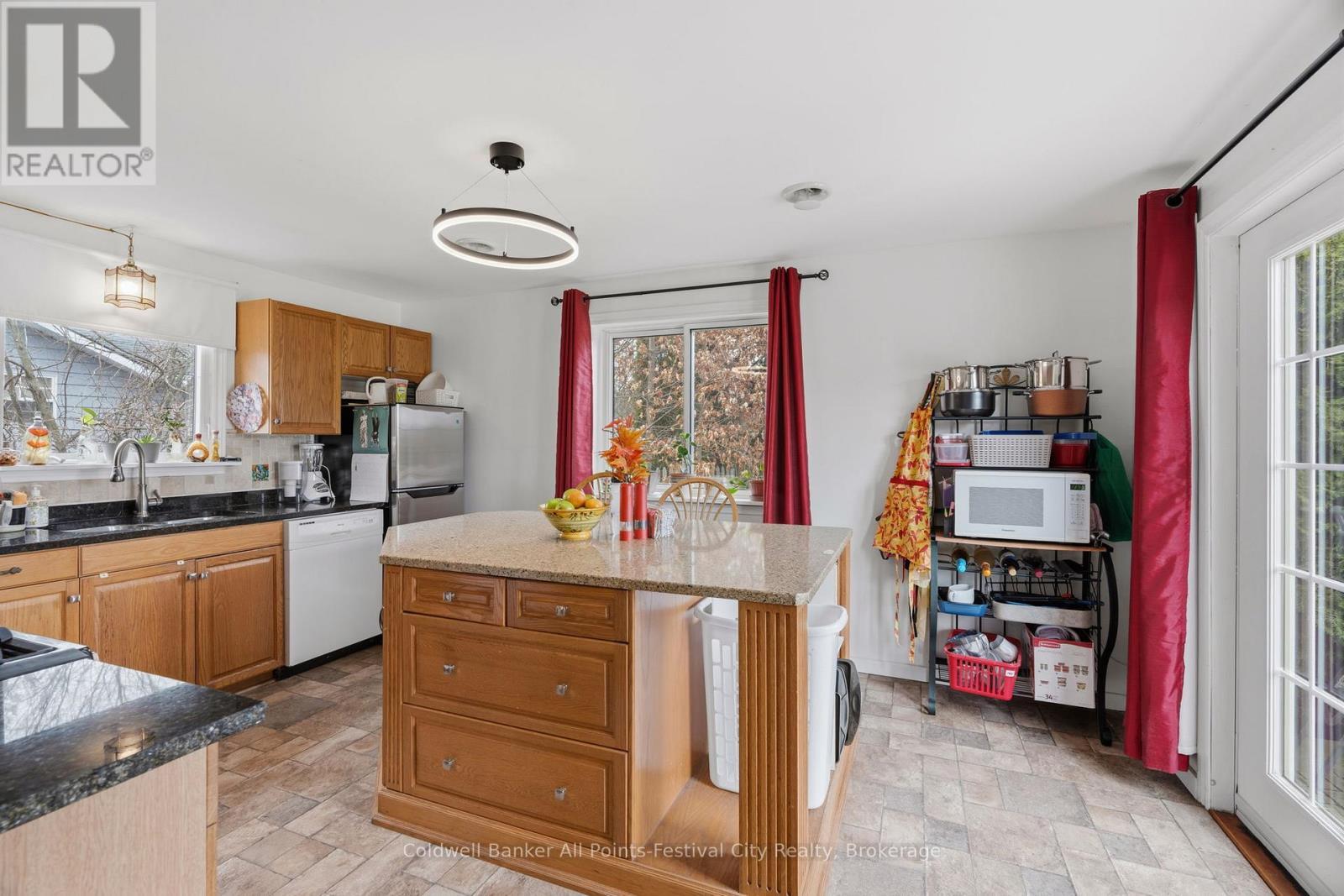 13 Ravine Park Road S, Central Huron (Goderich), ON - Indoor Photo Showing Kitchen