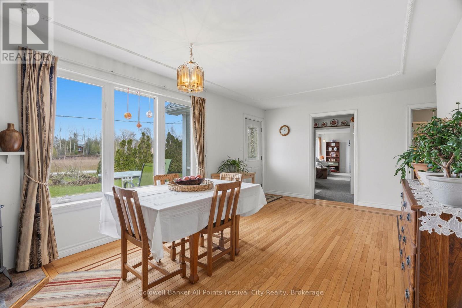 13 Ravine Park Road S, Central Huron (Goderich), ON - Indoor Photo Showing Dining Room
