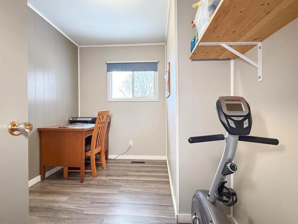 49084 Service Road, Brandon, MB - Indoor
