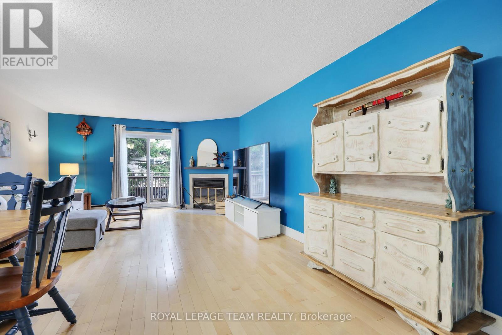 216 Steenbakkers Private, Ottawa, ON - Indoor With Fireplace
