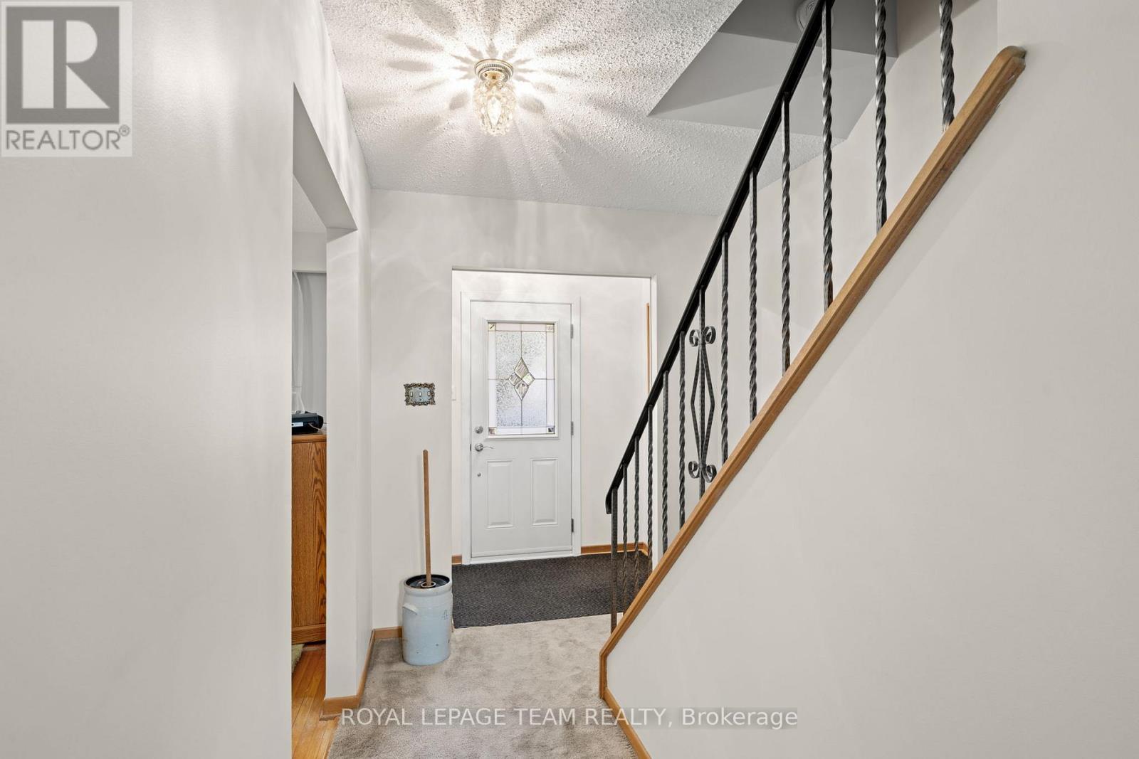 7 Centrepark Drive, Ottawa, ON