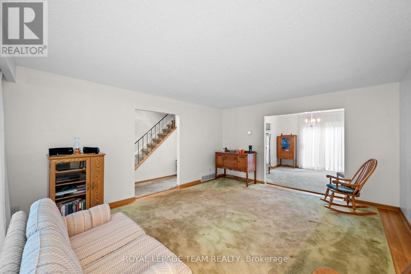 7 Centrepark Drive, Ottawa, ON
