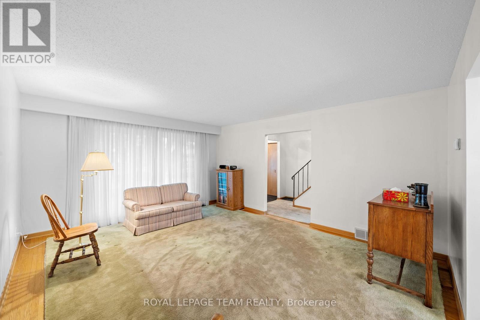 7 Centrepark Drive, Ottawa, ON