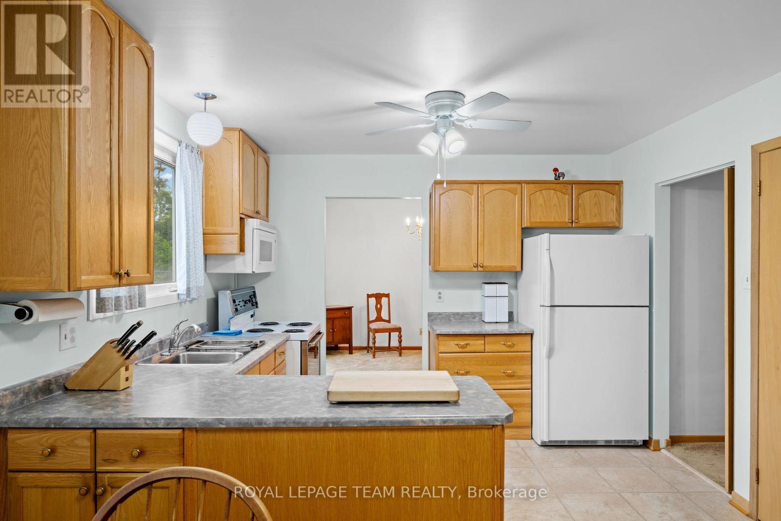 7 Centrepark Drive, Ottawa, ON