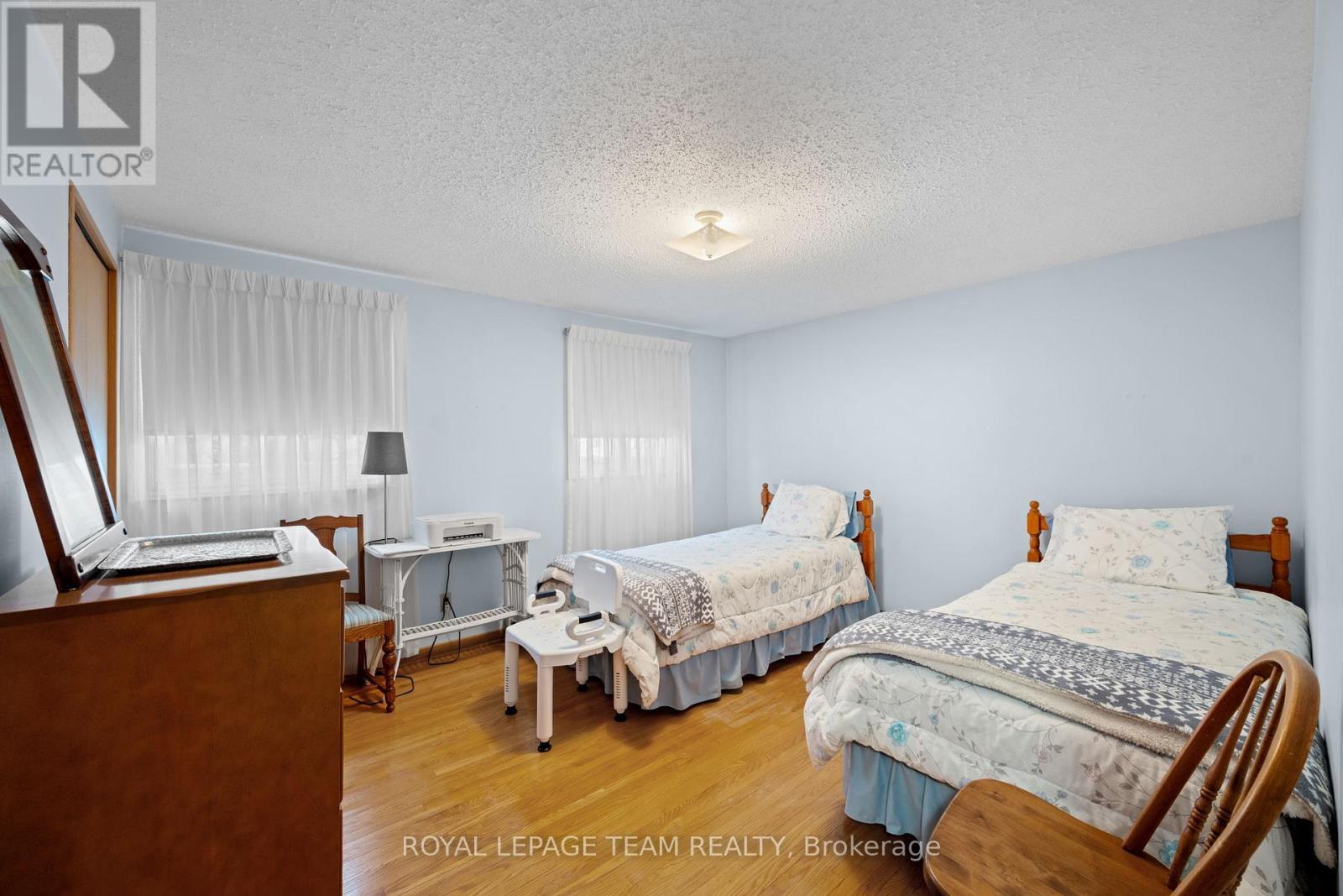 7 Centrepark Drive, Ottawa, ON
