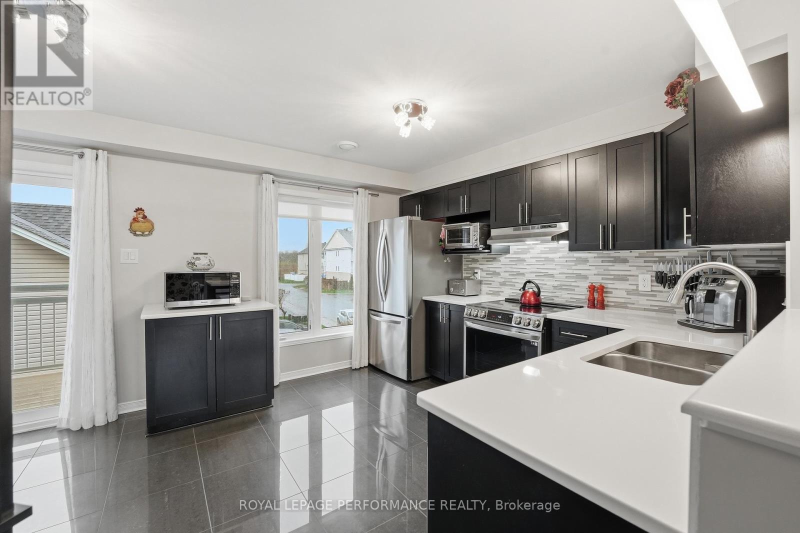 302 Galston Private, Ottawa, ON - Indoor Photo Showing Kitchen With Stainless Steel Kitchen With Double Sink With Upgraded Kitchen
