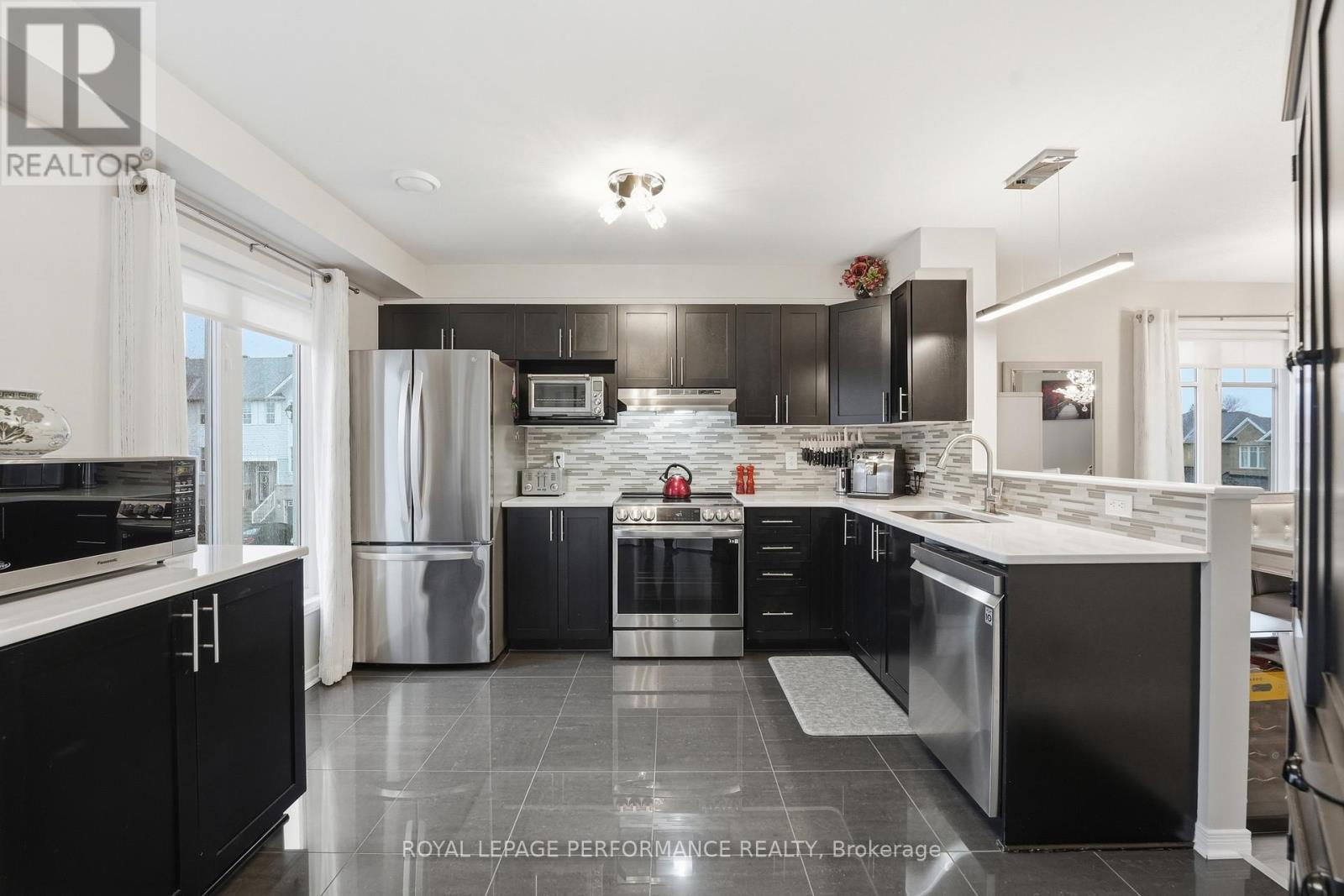 302 Galston Private, Ottawa, ON - Indoor Photo Showing Kitchen With Stainless Steel Kitchen With Upgraded Kitchen