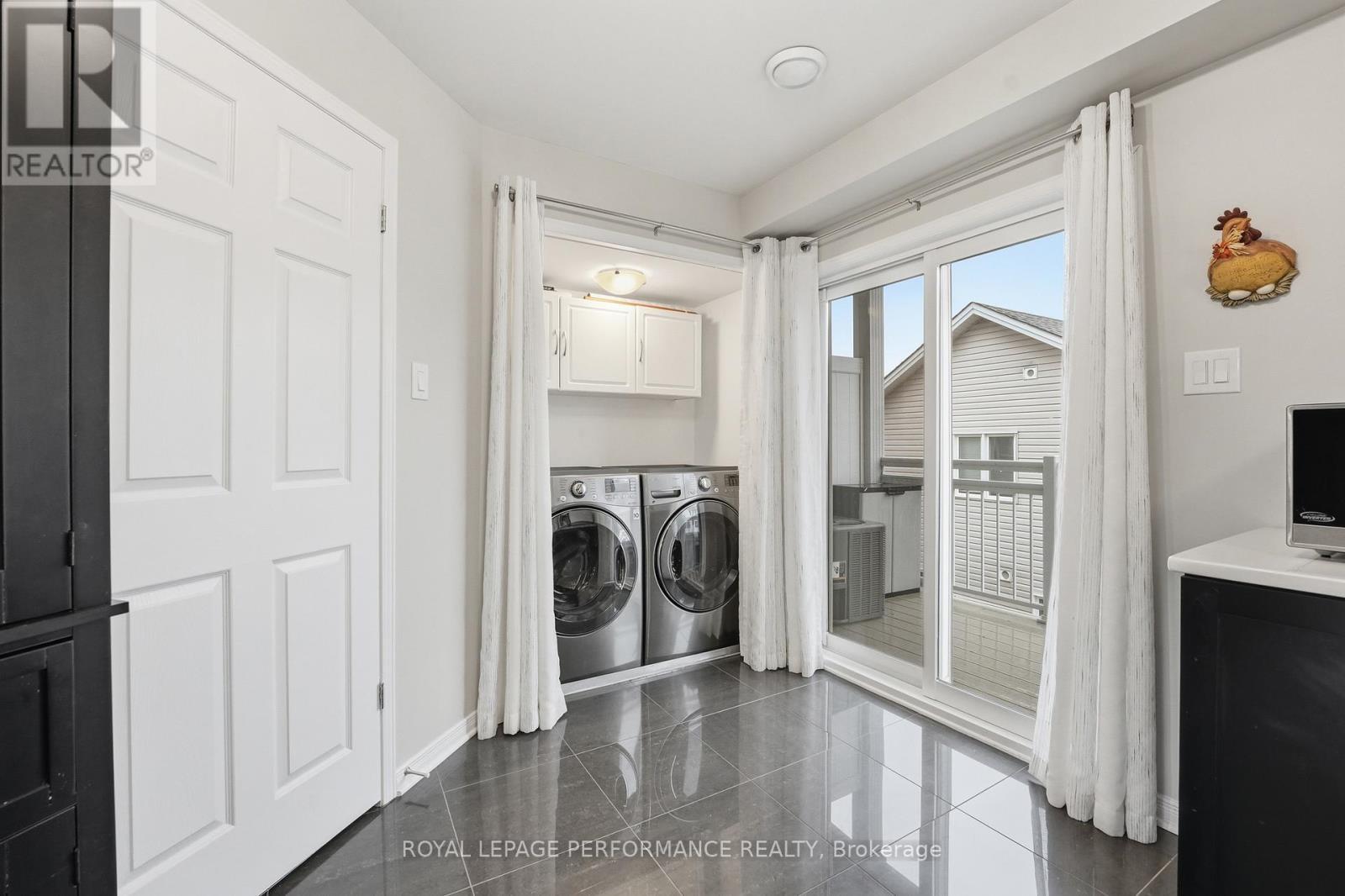 302 Galston Private, Ottawa, ON - Indoor Photo Showing Laundry Room