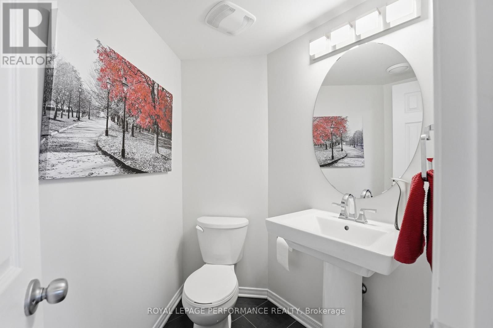 302 Galston Private, Ottawa, ON - Indoor Photo Showing Bathroom