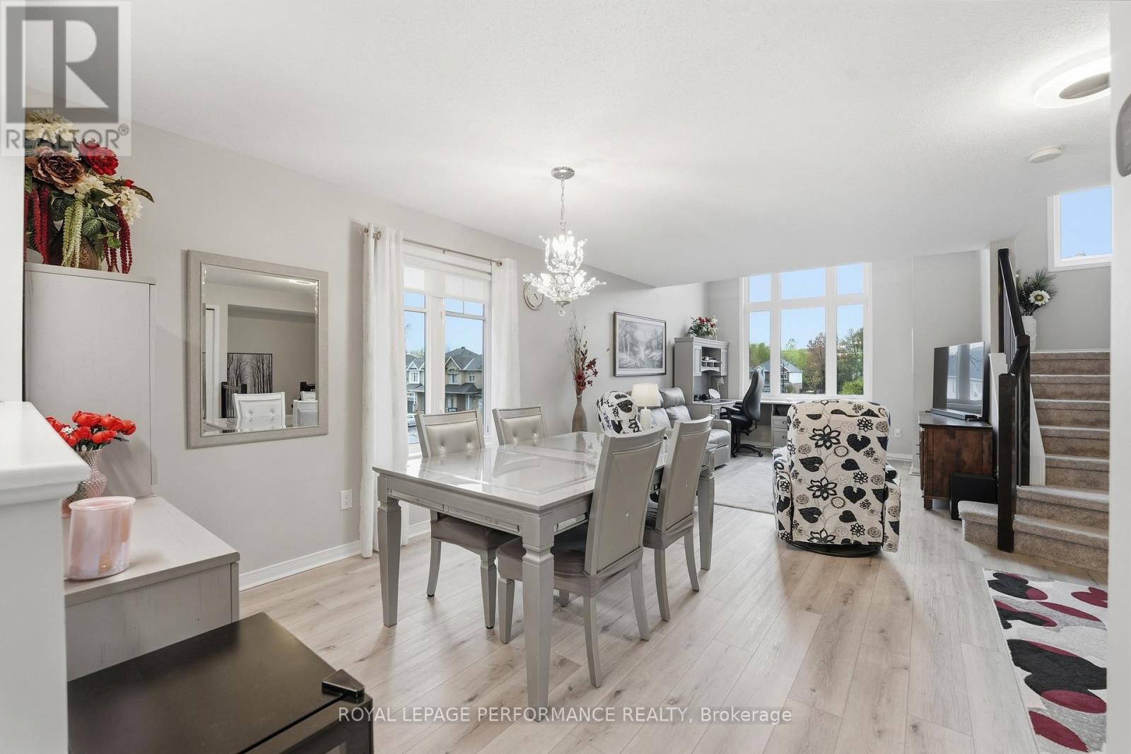 302 Galston Private, Ottawa, ON - Indoor Photo Showing Dining Room