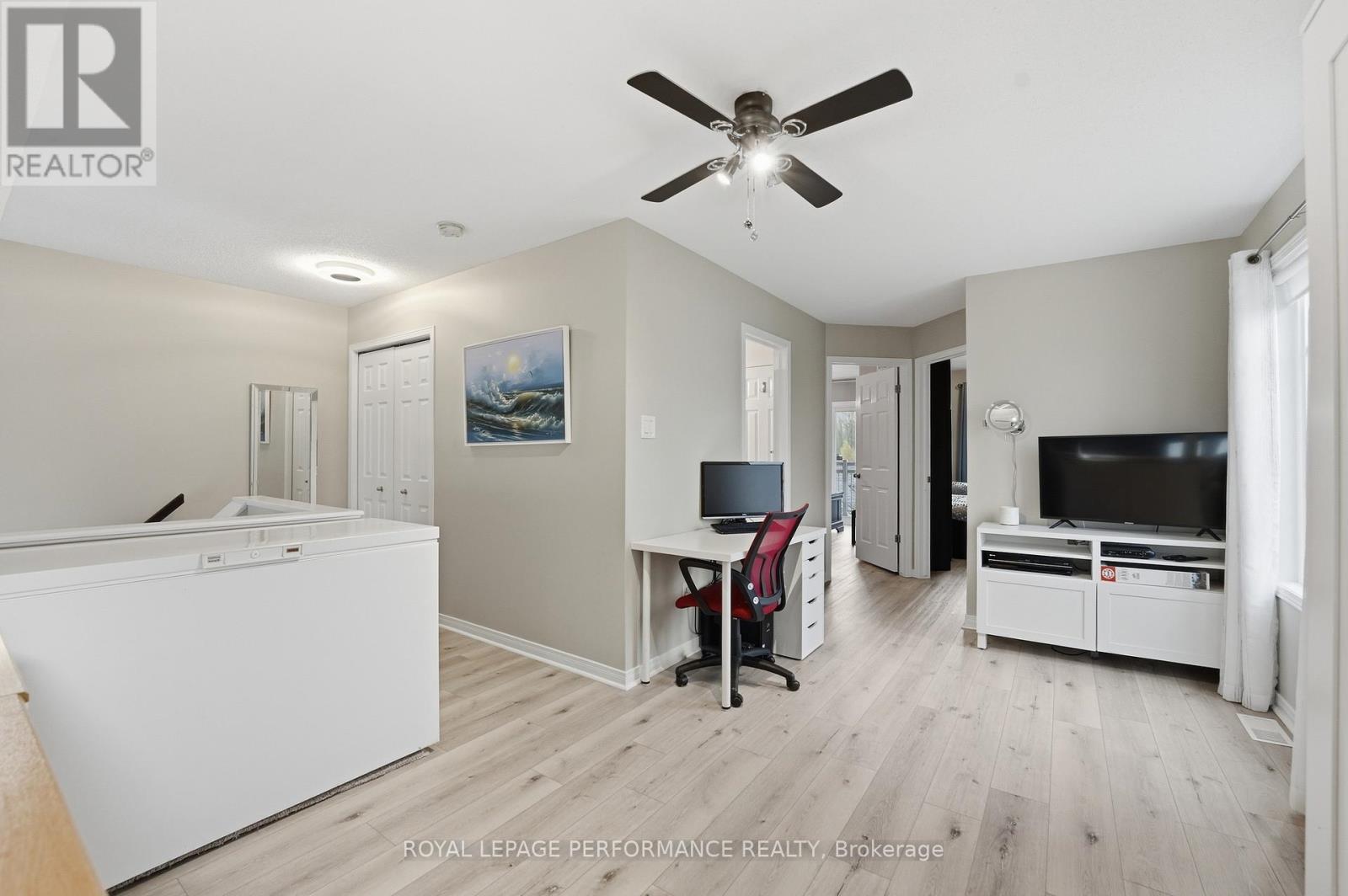 302 Galston Private, Ottawa, ON - Indoor Photo Showing Other Room