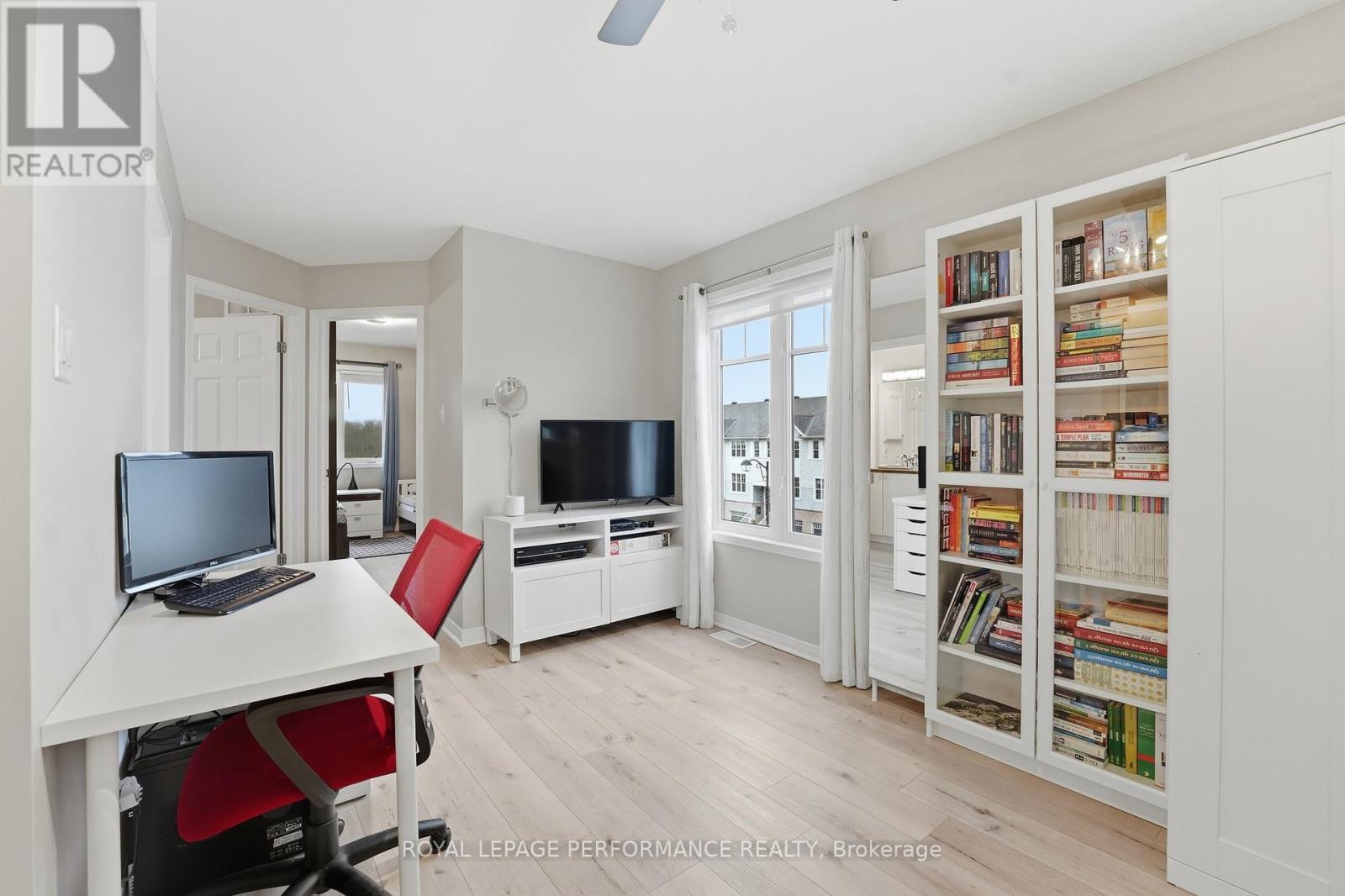 302 Galston Private, Ottawa, ON - Indoor Photo Showing Office