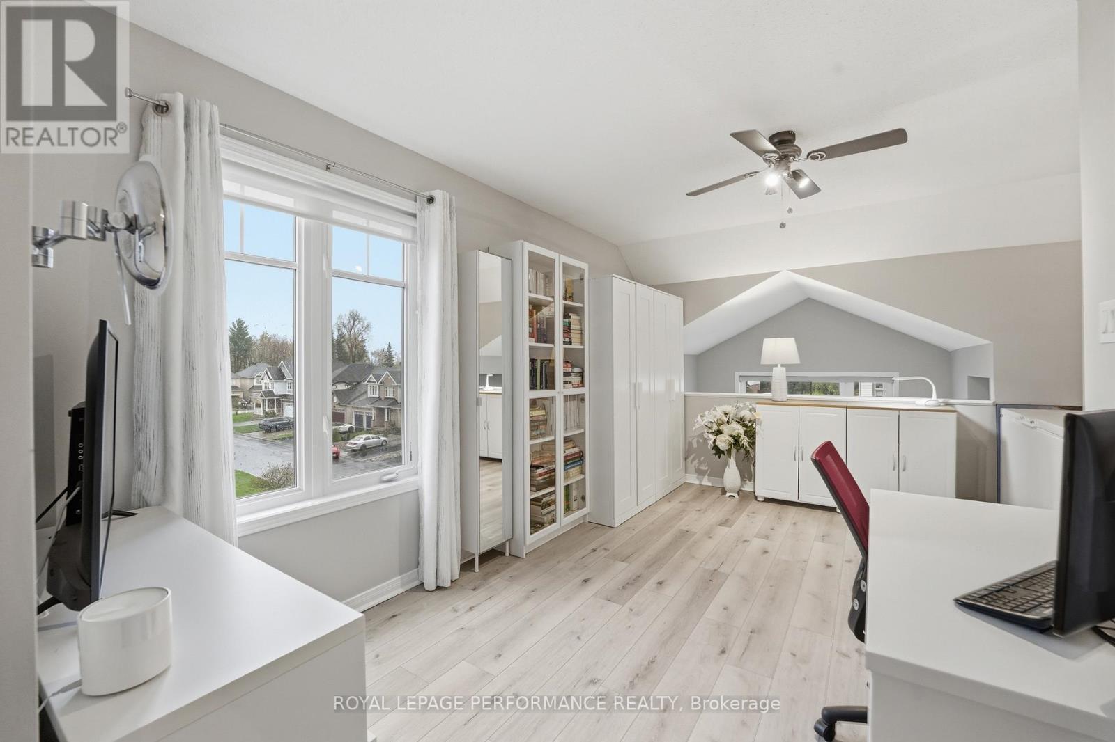302 Galston Private, Ottawa, ON - Indoor