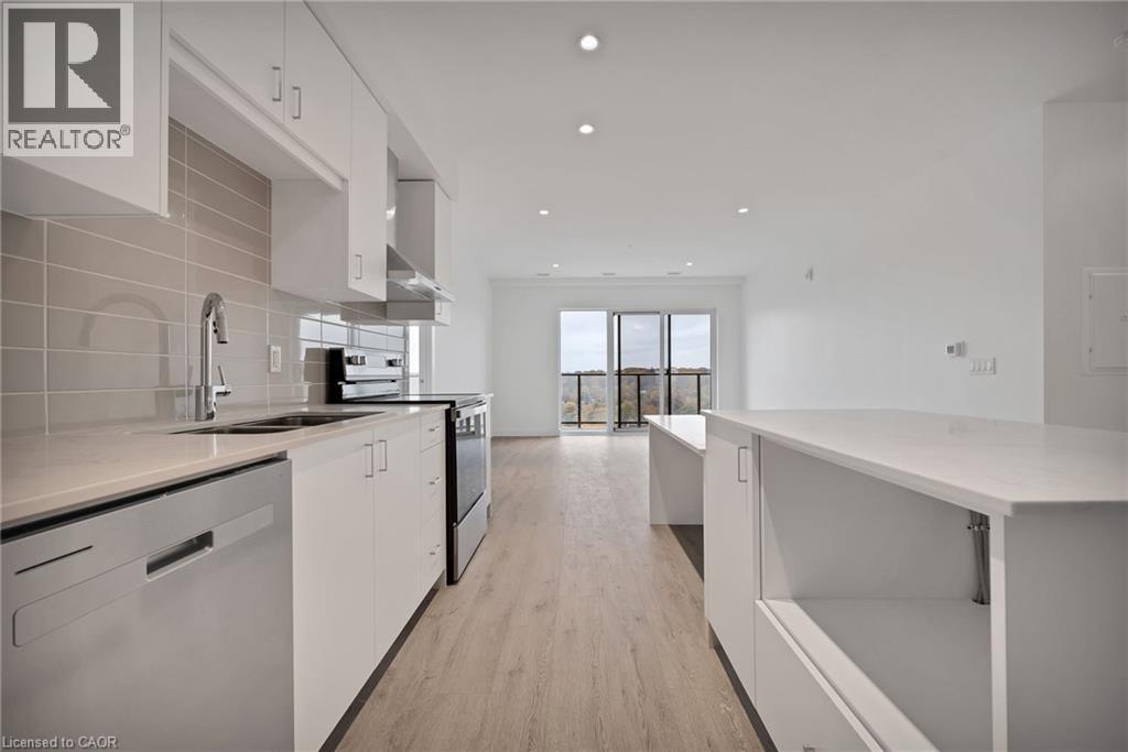 15 Glebe Street Unit# 1904, Cambridge, ON - Indoor Photo Showing Kitchen