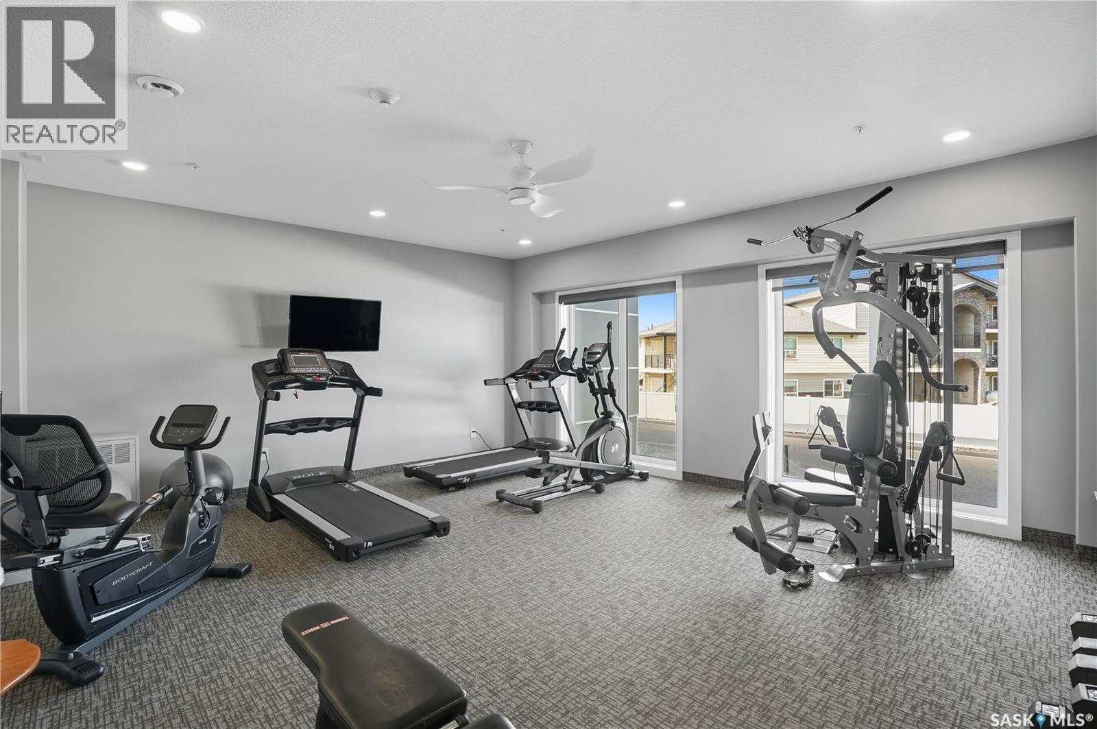 309 105 Willis Crescent, Saskatoon, SK - Indoor Photo Showing Gym Room