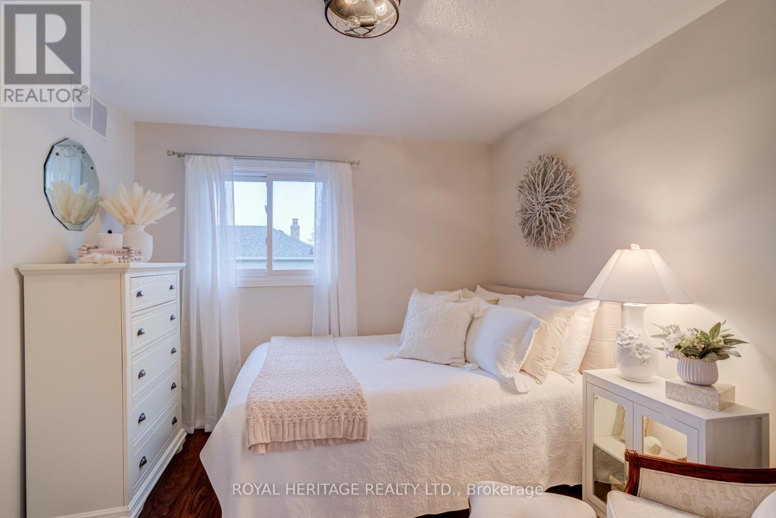 188 Adele Crescent, Oshawa, ON - Indoor Photo Showing Bedroom