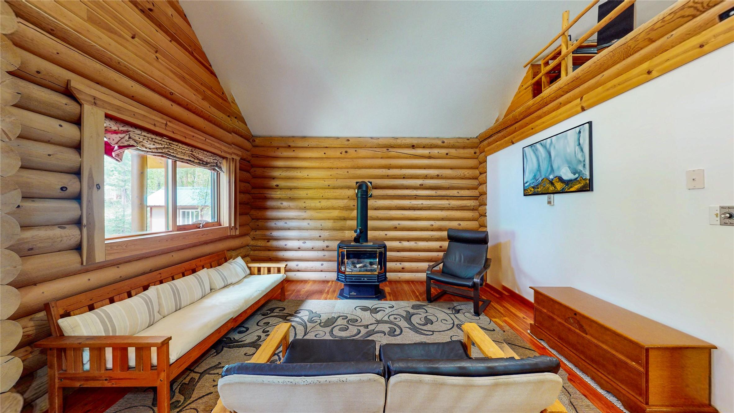 6770 Hockley Road, Jaffray, BC - Indoor
