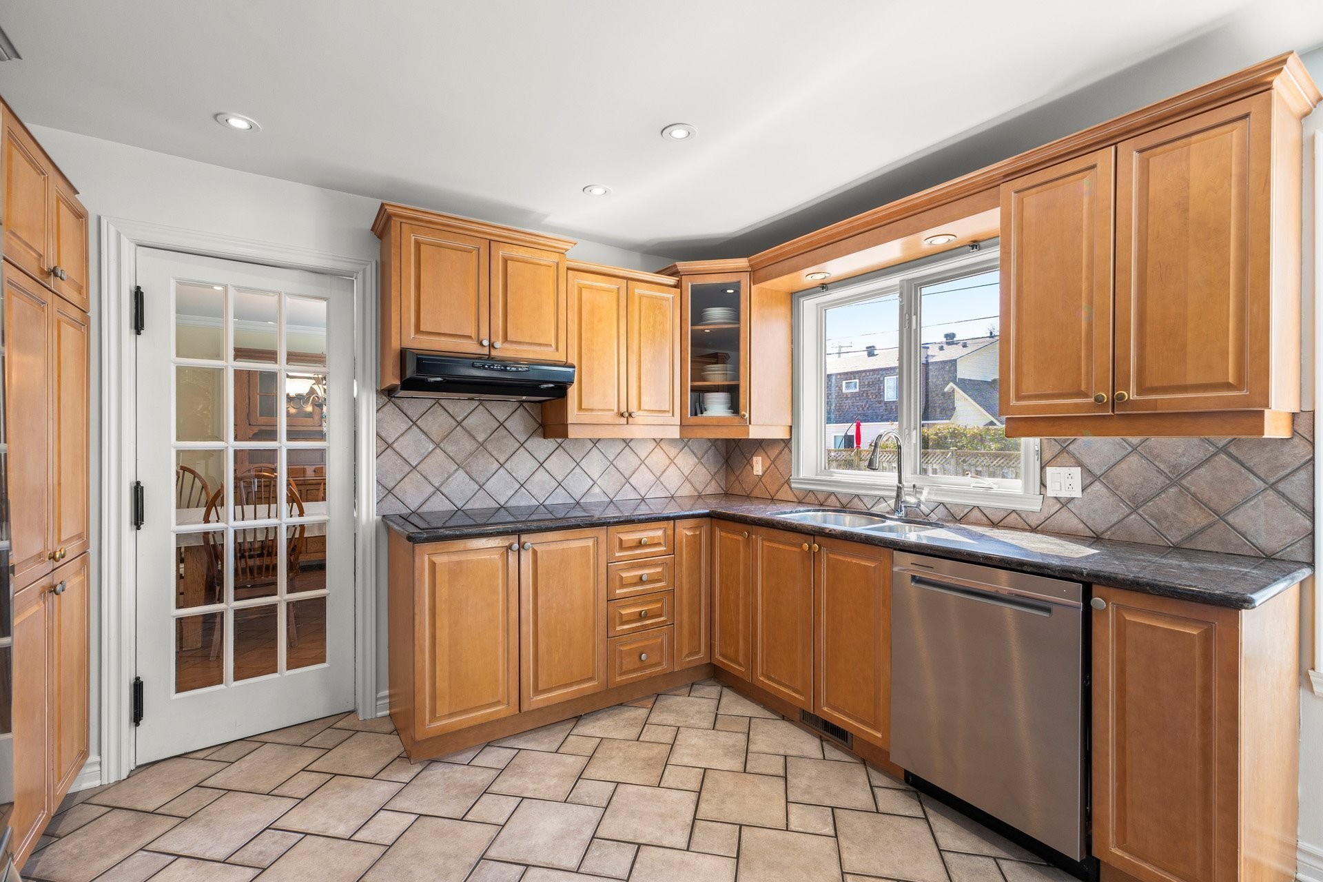 Cuisine - 65 Rue De Calais, Kirkland, QC - Indoor Photo Showing Kitchen