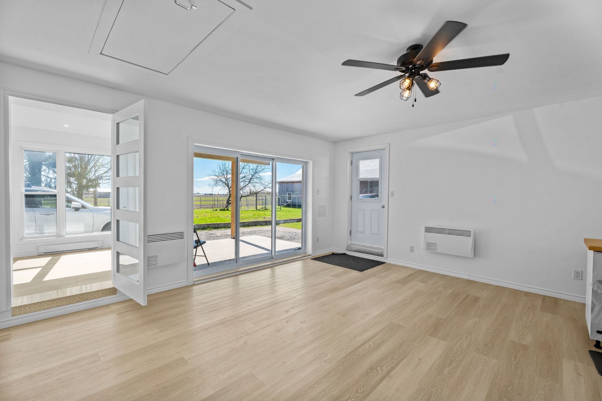Salon - 280 Rg Montcalm, Saint-Esprit, QC