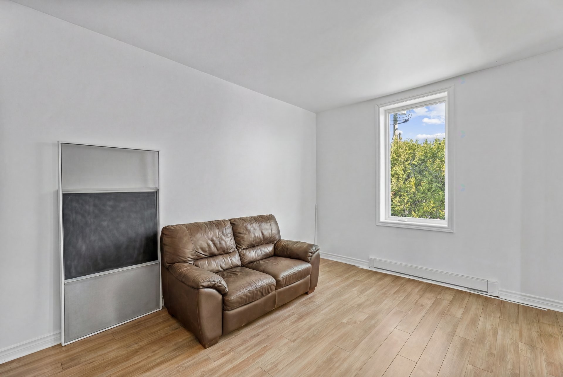 Salon - 280 Rg Montcalm, Saint-Esprit, QC