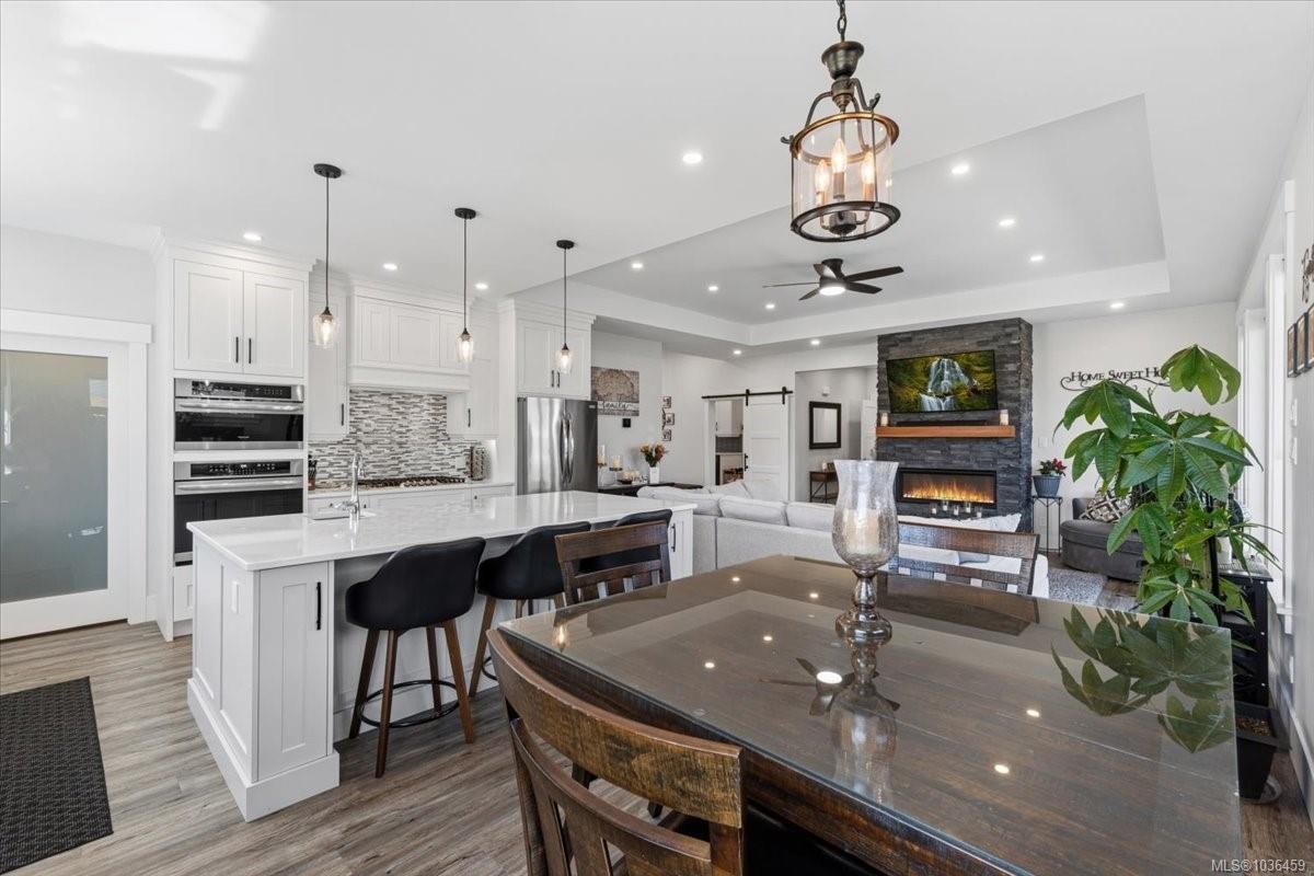 389 Whitmee Rd, Qualicum Beach, BC