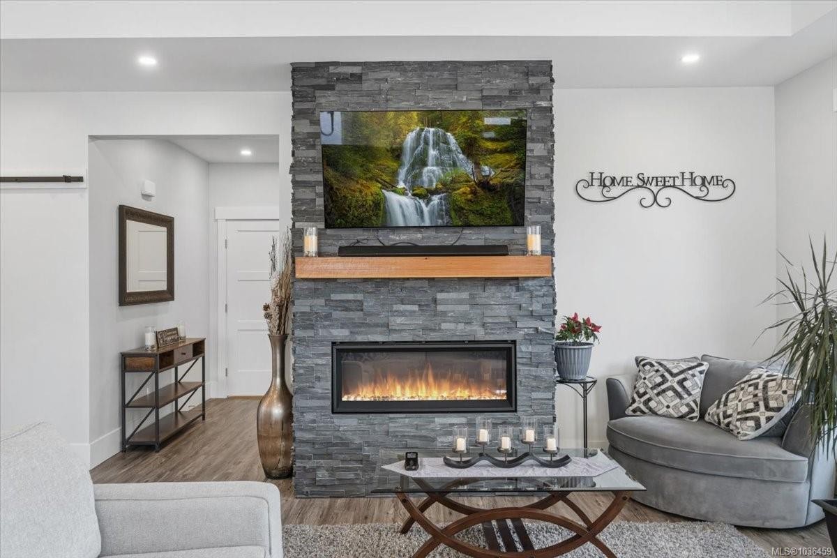 389 Whitmee Rd, Qualicum Beach, BC