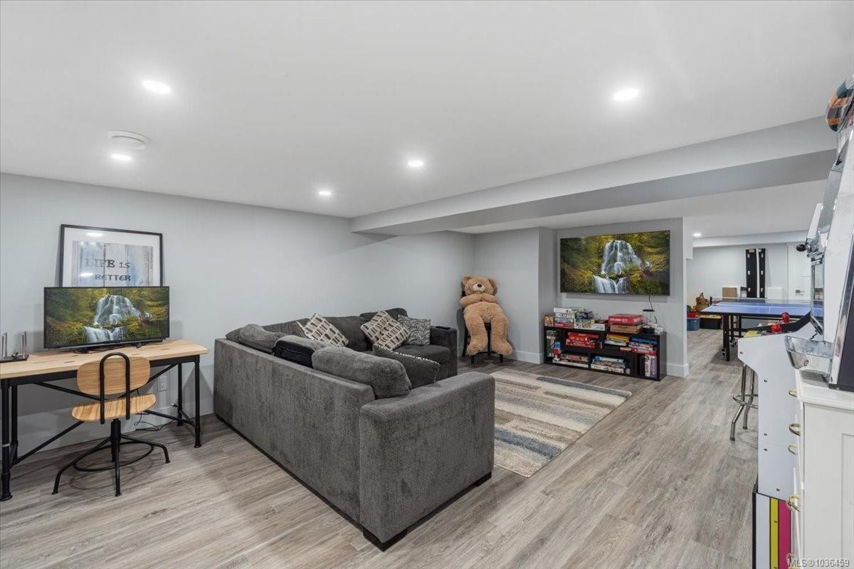 389 Whitmee Rd, Qualicum Beach, BC