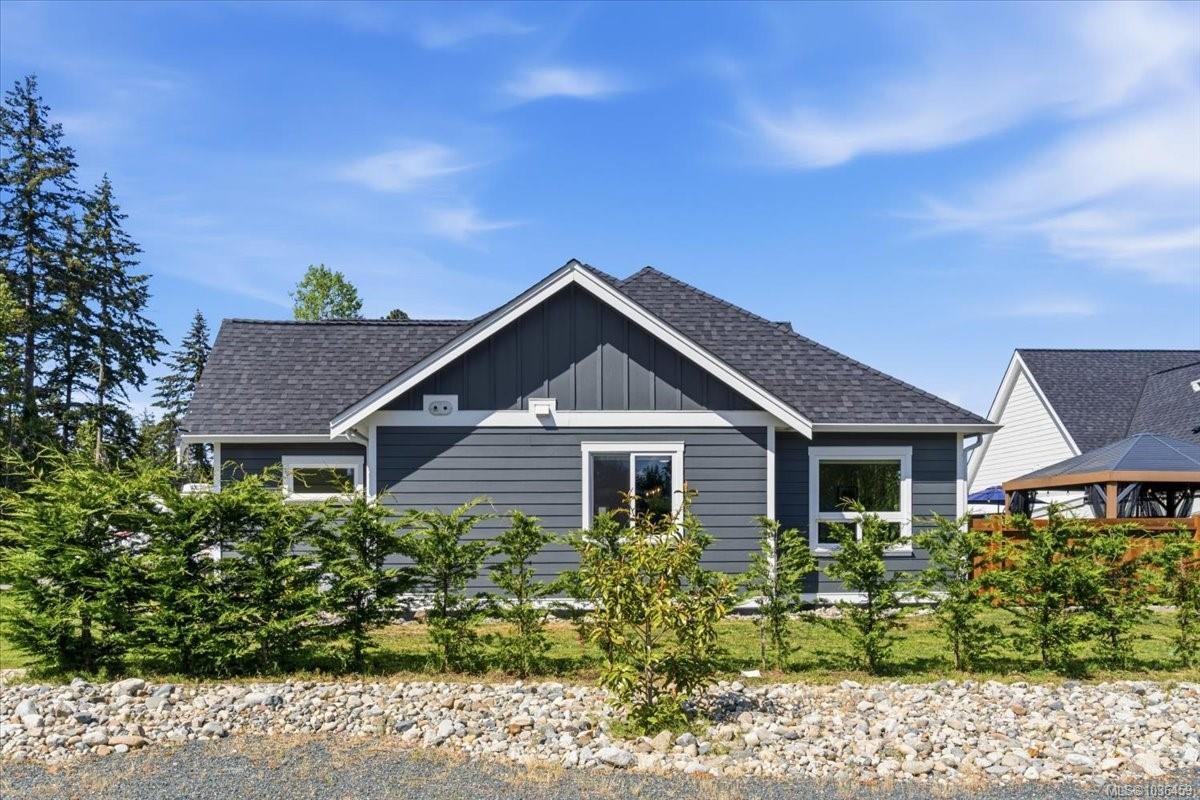 389 Whitmee Rd, Qualicum Beach, BC