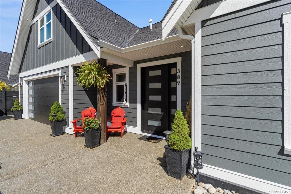 389 Whitmee Rd, Qualicum Beach, BC
